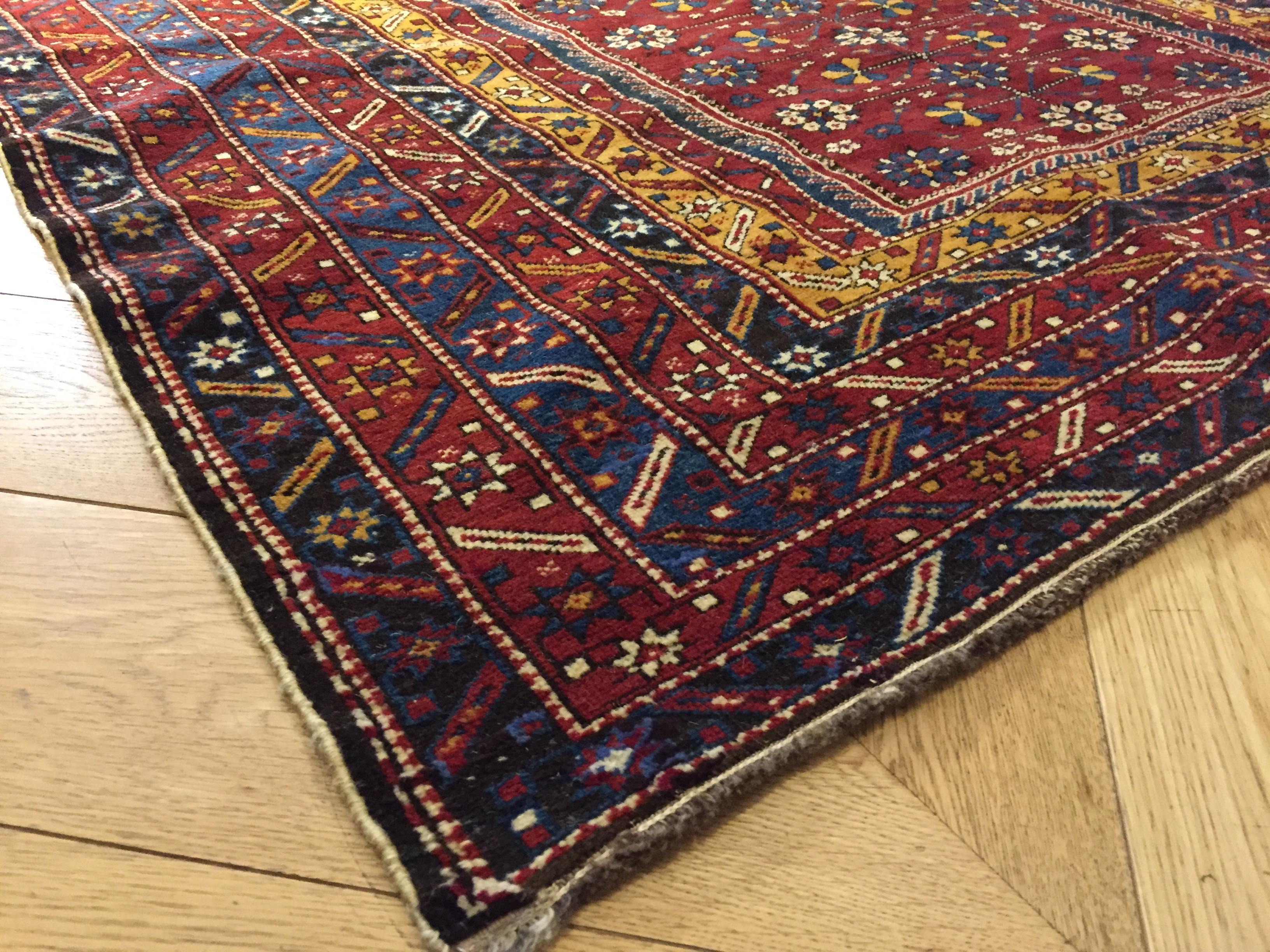 Caucasien Tapis du Caucase Shirwan en laine rouge et jaune Mina-Khani du 19ème siècle, vers les années 1890 en vente