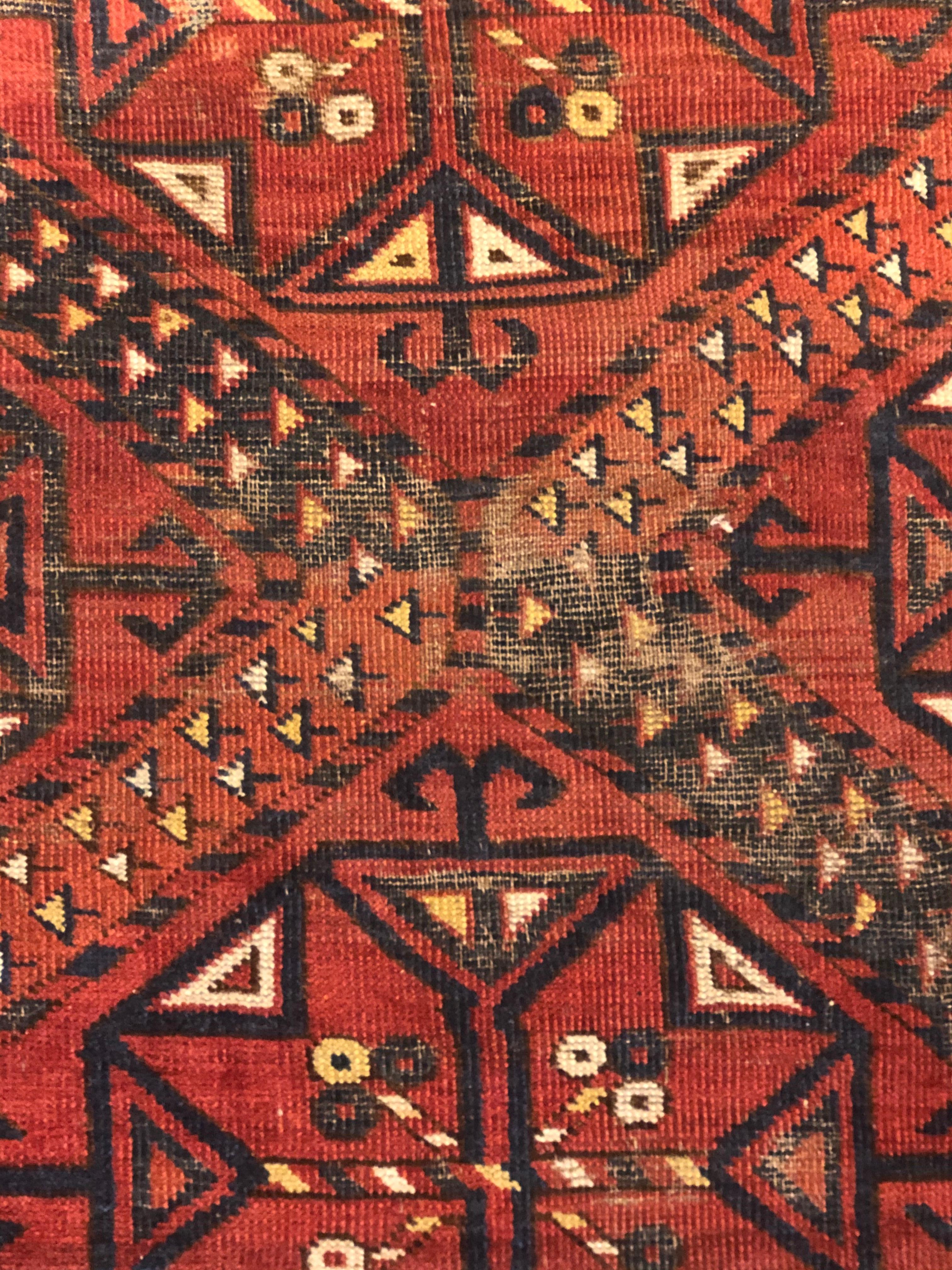 19th Century Red Blue White Geometric Archaic Polygonal Turkmen Rug, about 1870 For Sale 7