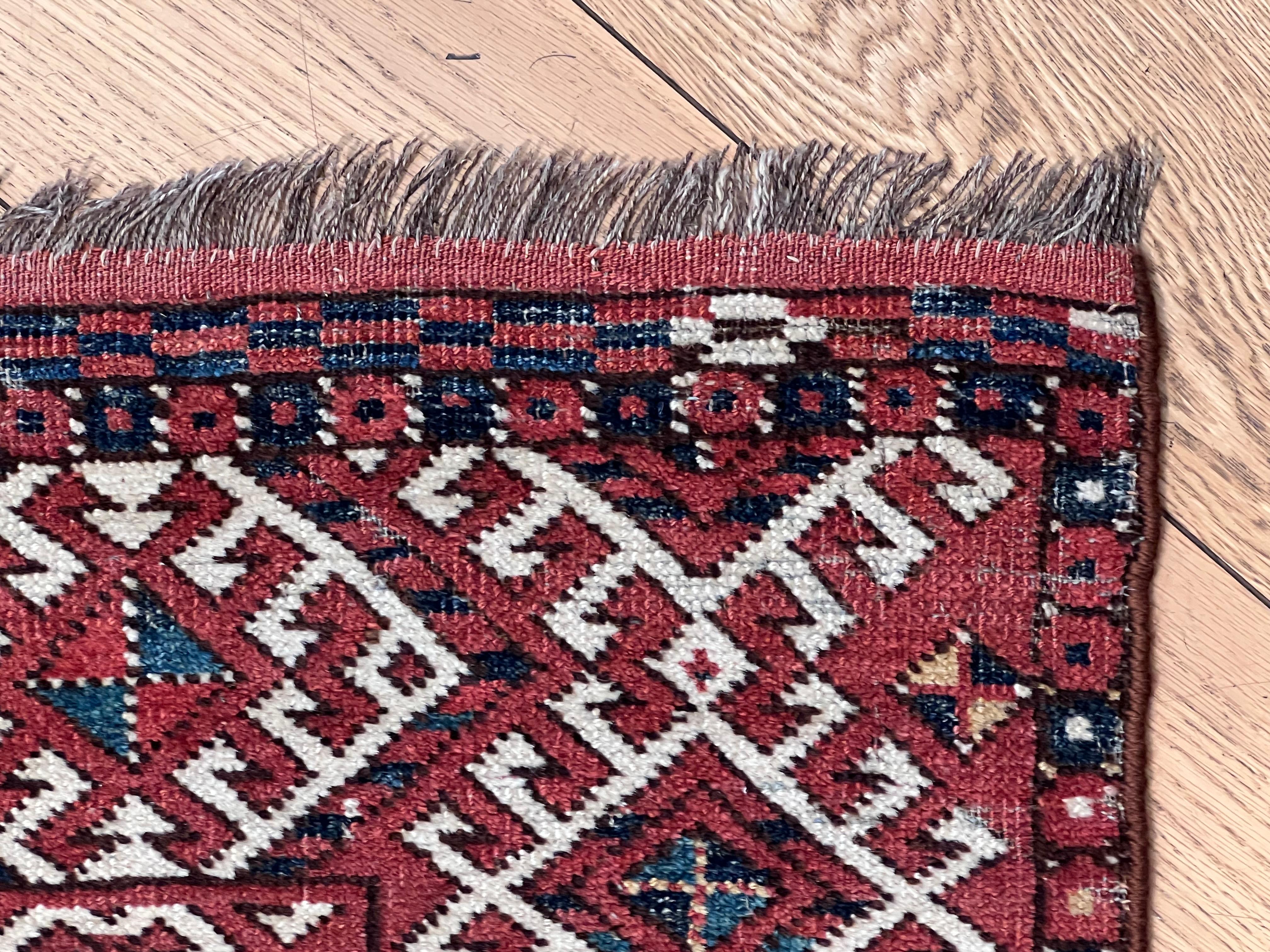 19th Century Red Blue White Geometric Archaic Polygonal Turkmen Rug, about 1870 For Sale 14