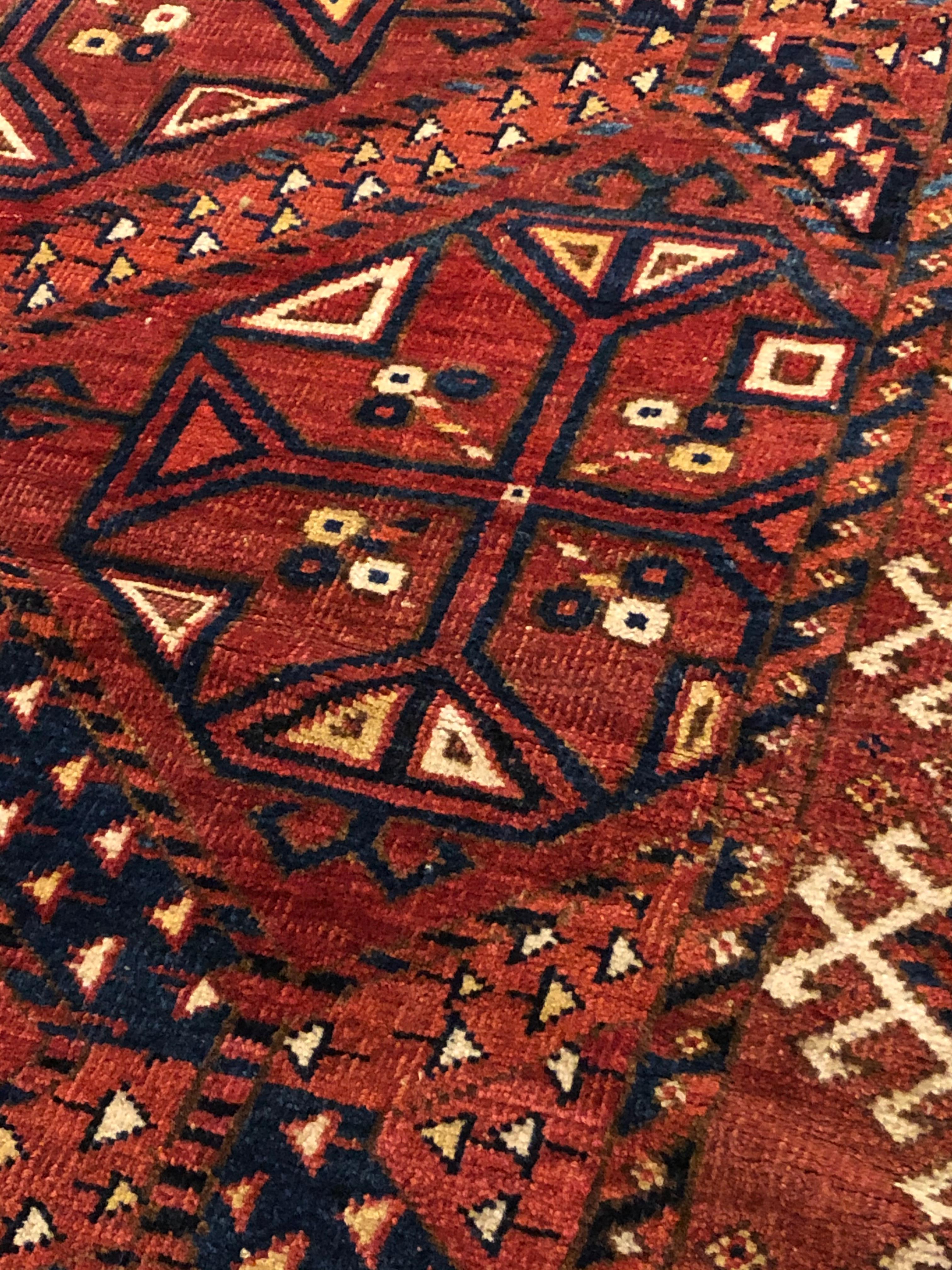 19th Century Red Blue White Geometric Archaic Polygonal Turkmen Rug, about 1870 For Sale 1