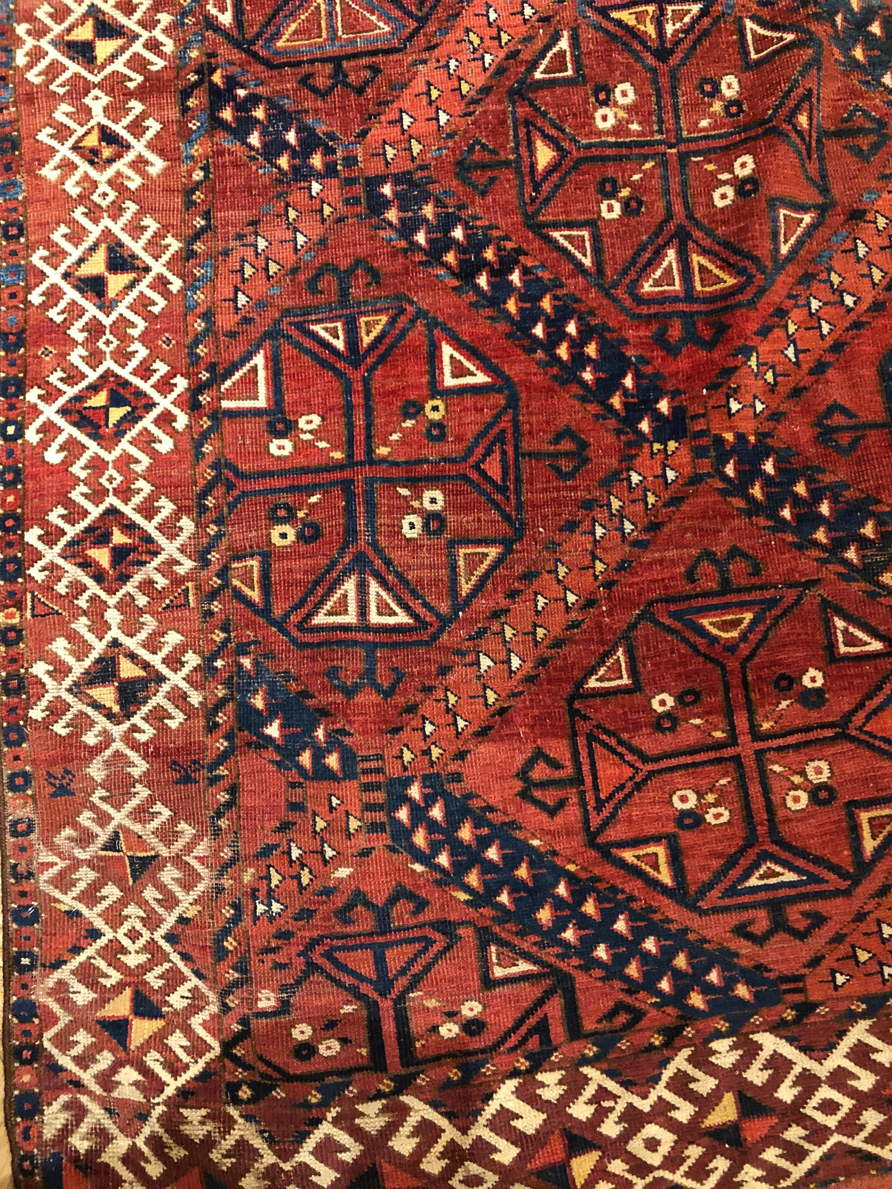 19th Century Red Blue White Geometric Archaic Polygonal Turkmen Rug, about 1870 For Sale 4