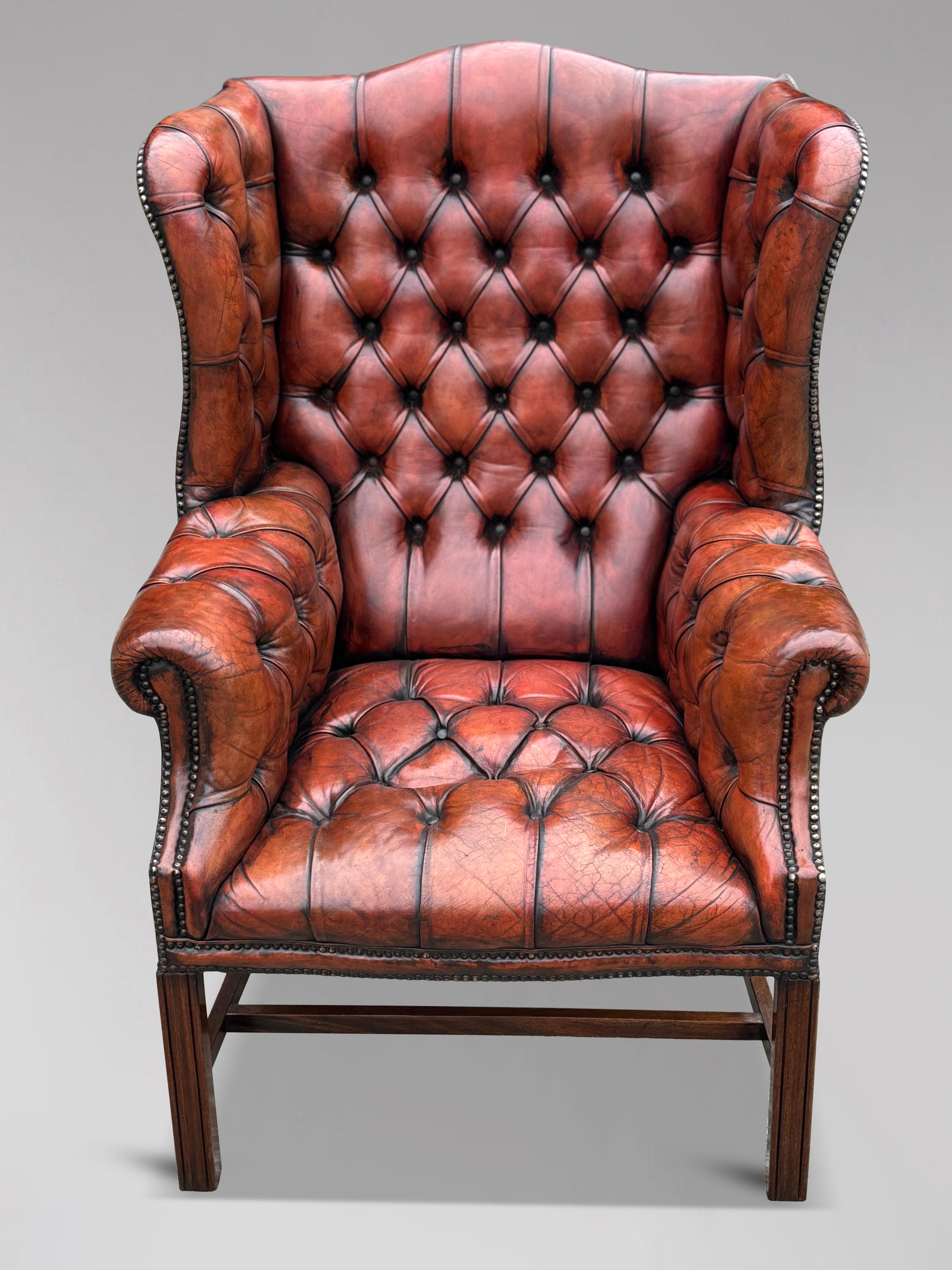 Fauteuil à oreilles du 19e siècle en cuir rouge et brun entièrement boutonné en vente 4
