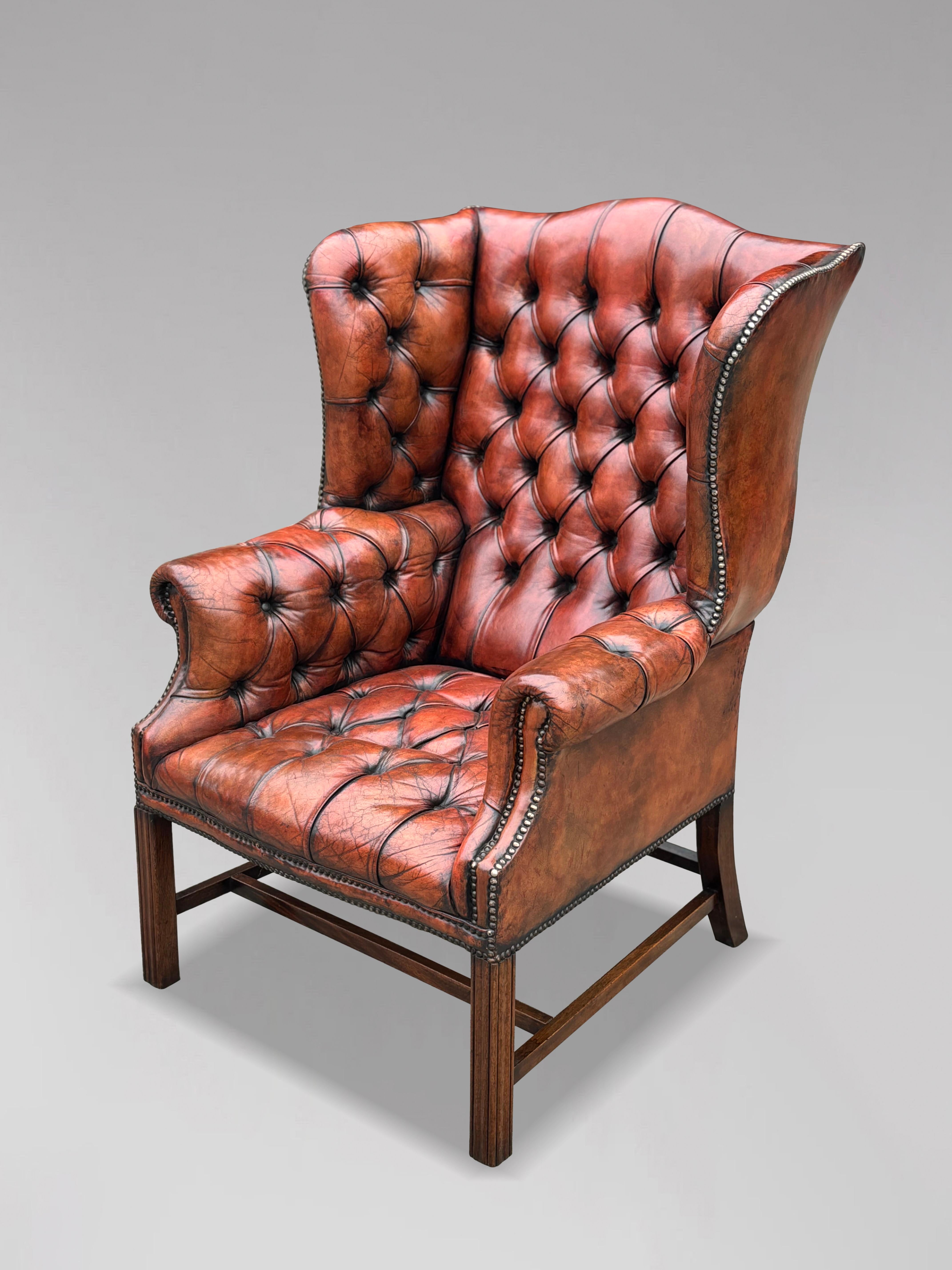Fauteuil à oreilles du 19e siècle en cuir rouge et brun entièrement boutonné en vente 5