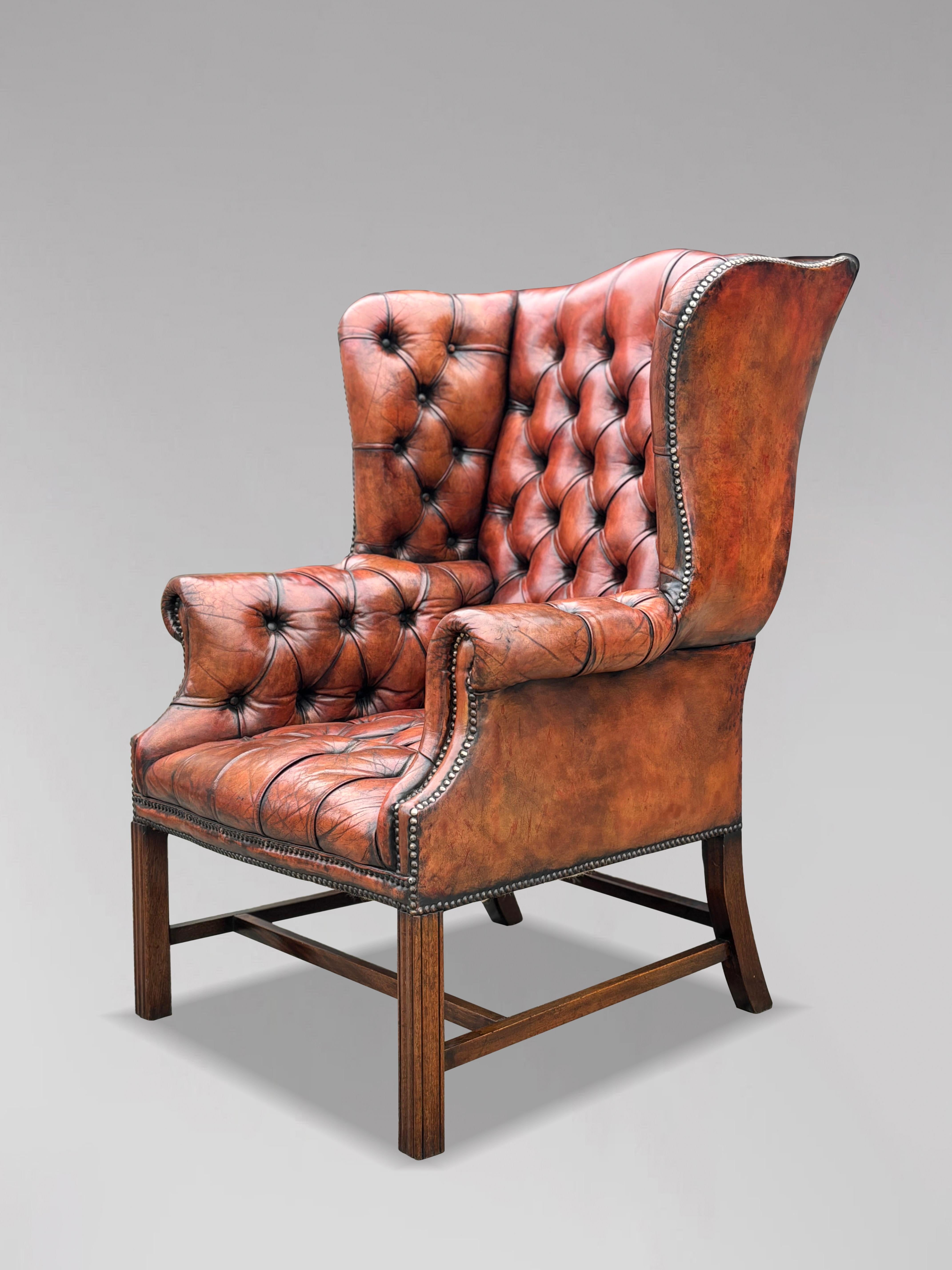 Fauteuil à oreilles du 19e siècle en cuir rouge et brun entièrement boutonné en vente 6