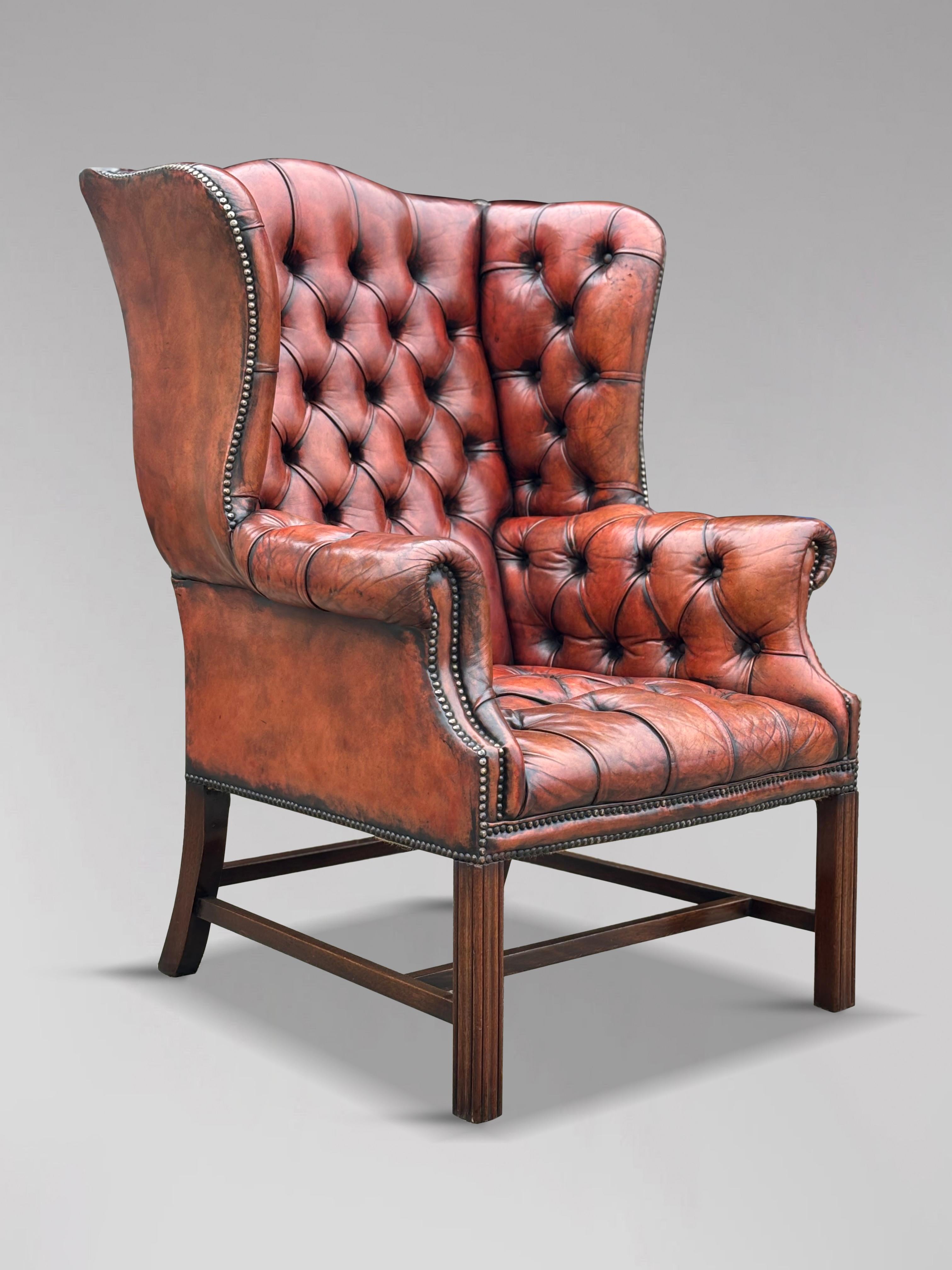 Fauteuil à oreilles du 19e siècle en cuir rouge et brun entièrement boutonné en vente 7