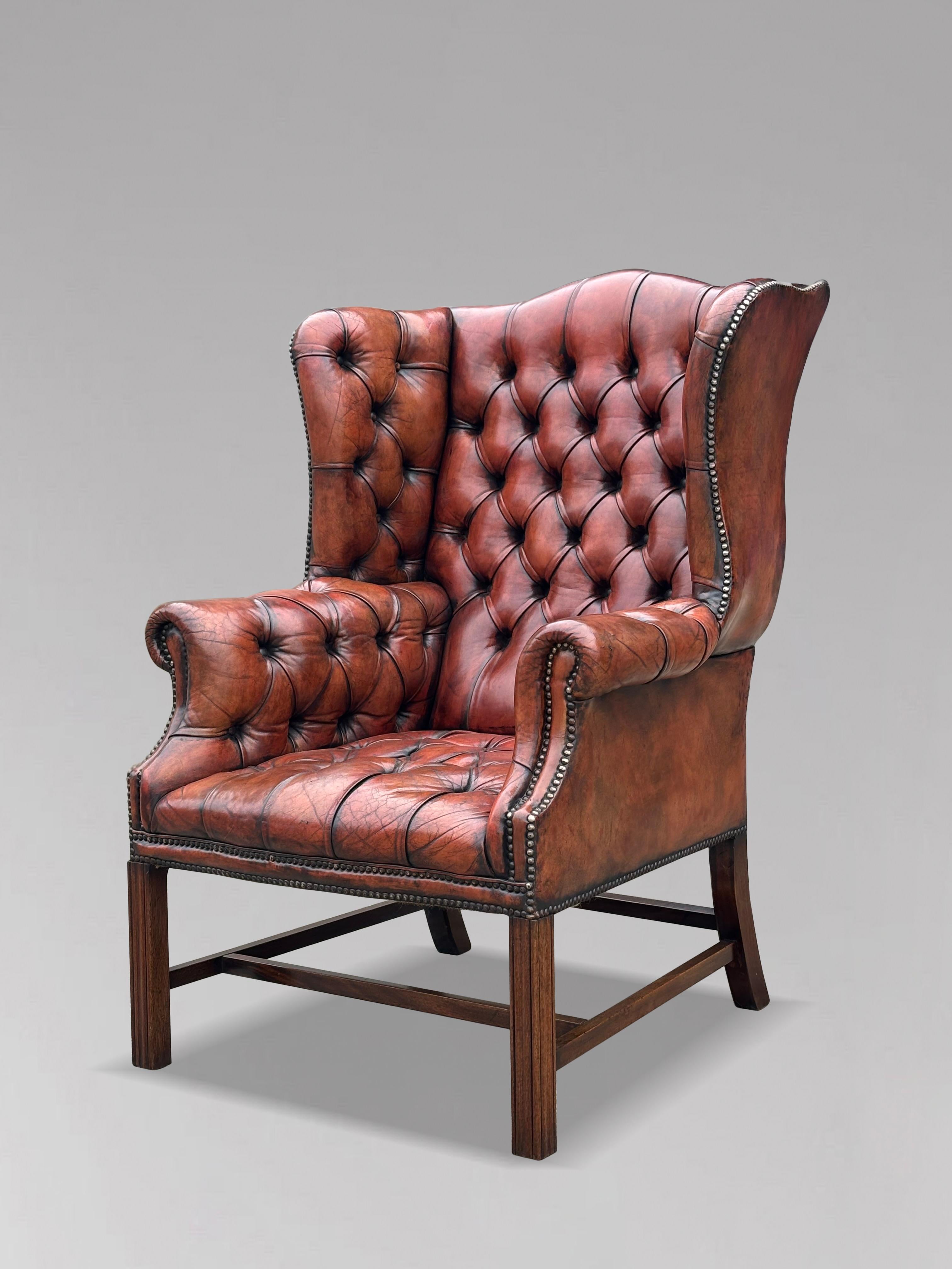 Britannique Fauteuil à oreilles du 19e siècle en cuir rouge et brun entièrement boutonné en vente