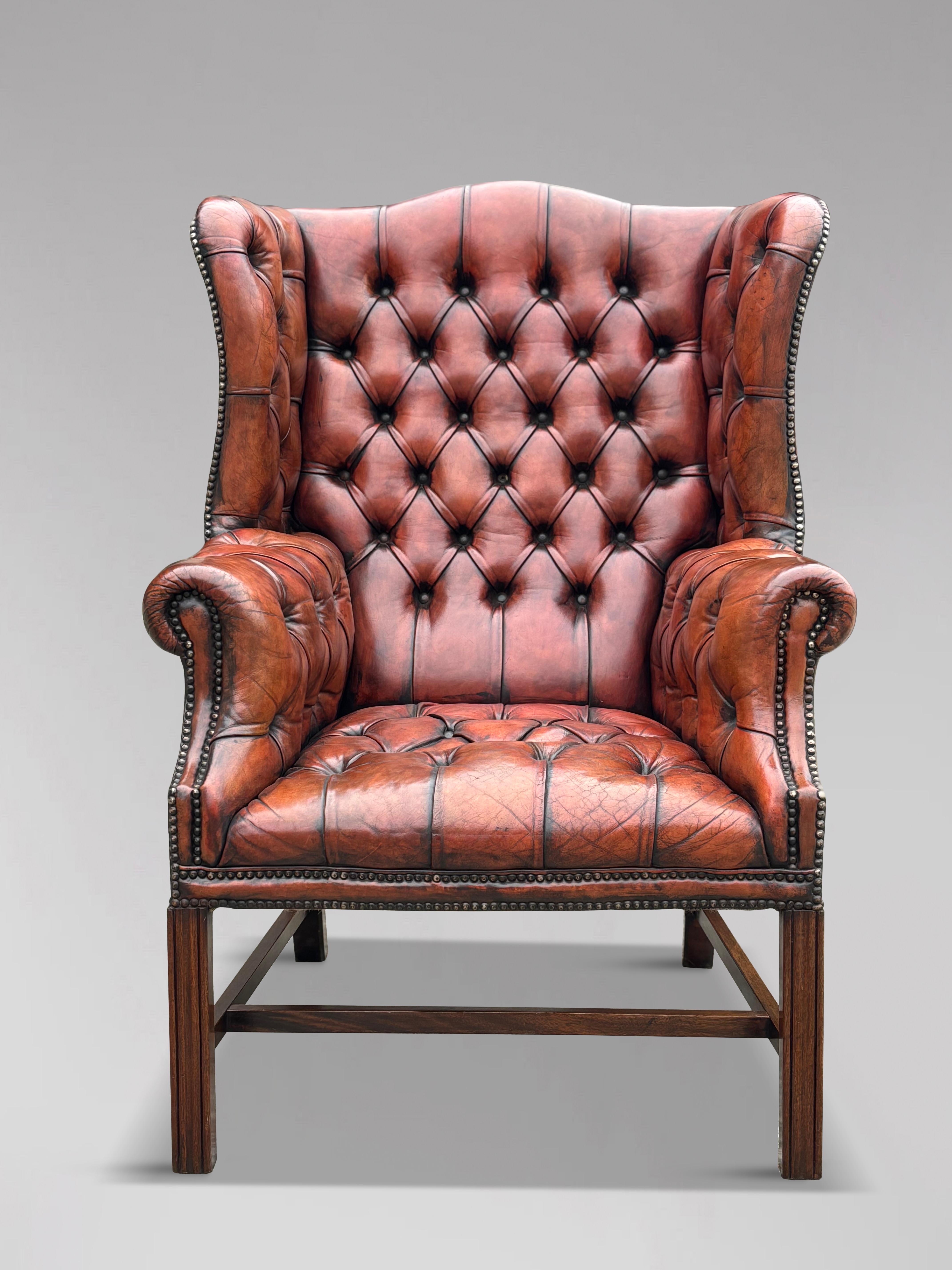 Fauteuil à oreilles du 19e siècle en cuir rouge et brun entièrement boutonné Bon état - En vente à Petworth,West Sussex, GB