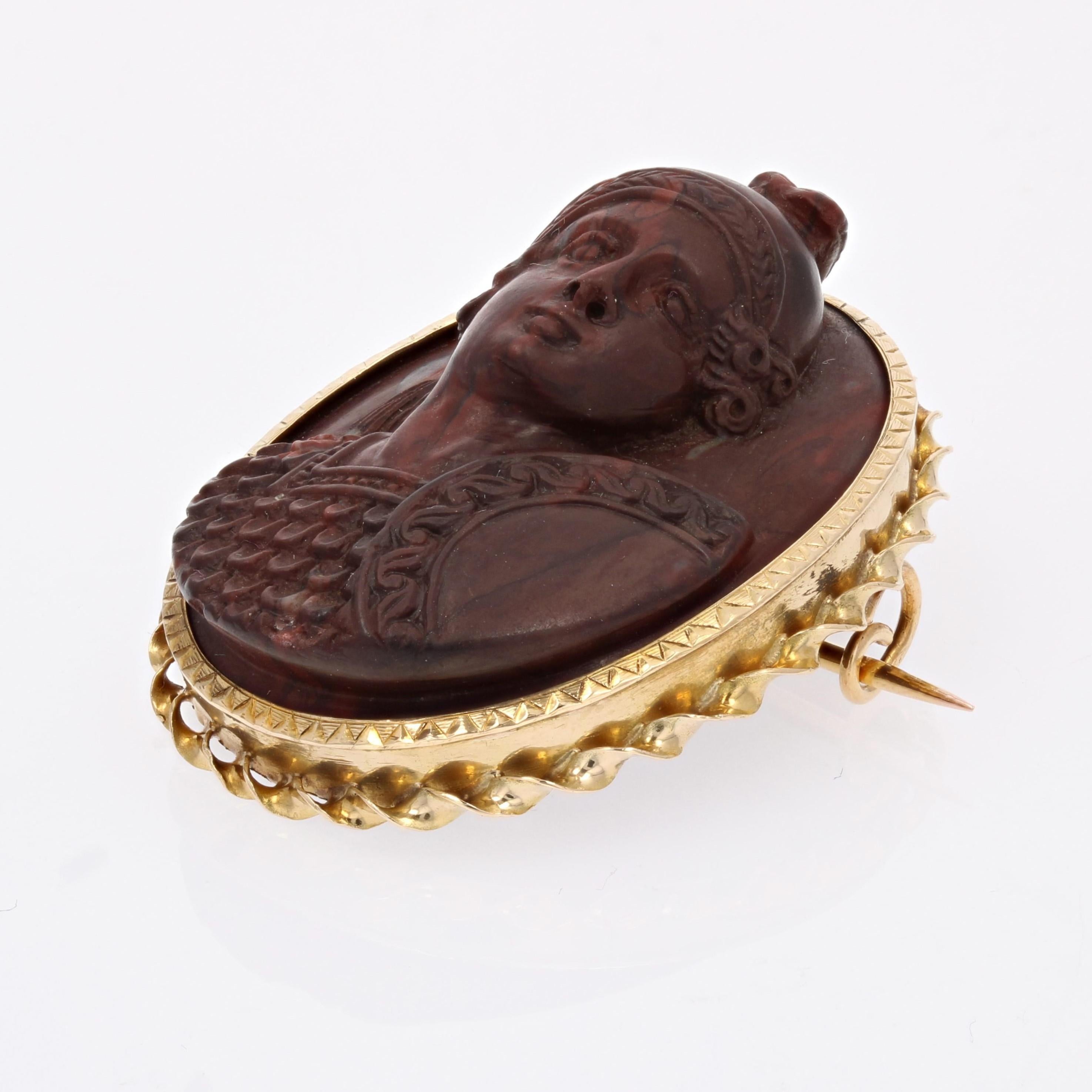 19th Century Red Jasper Cameo 18 Karat Yellow Gold Brooch In Good Condition For Sale In Poitiers, FR