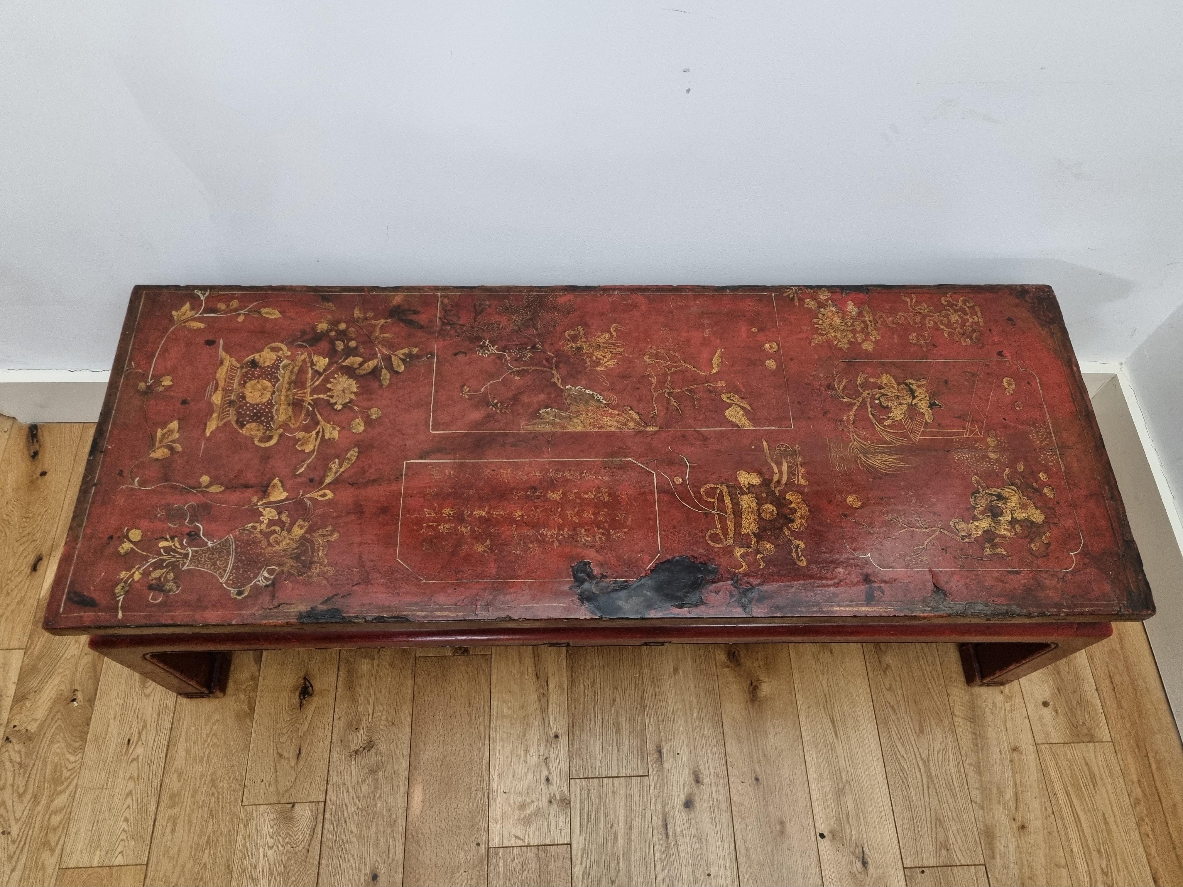19th Century Red Lacquered Chinese Low Coffee Table from Shanxi Province In Good Condition In Hoddesdon, GB