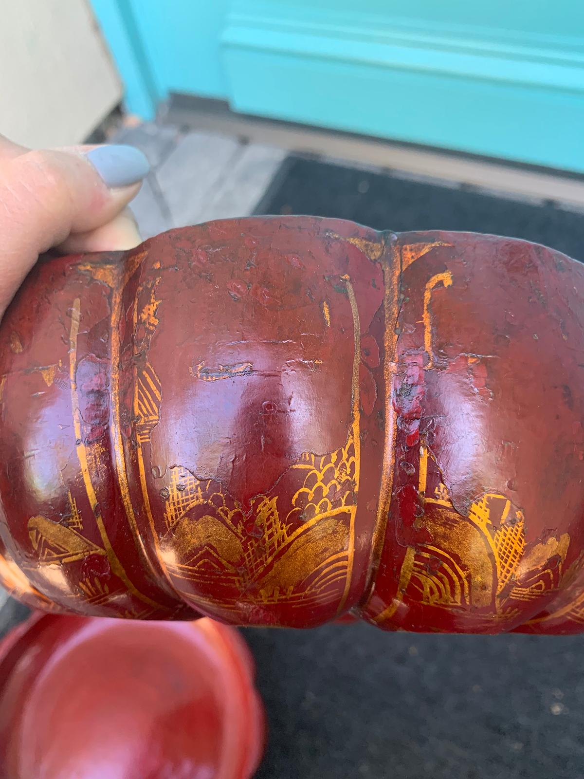 19th Century Red Lacquered Melon Shaped Red Chinoiserie Box 8