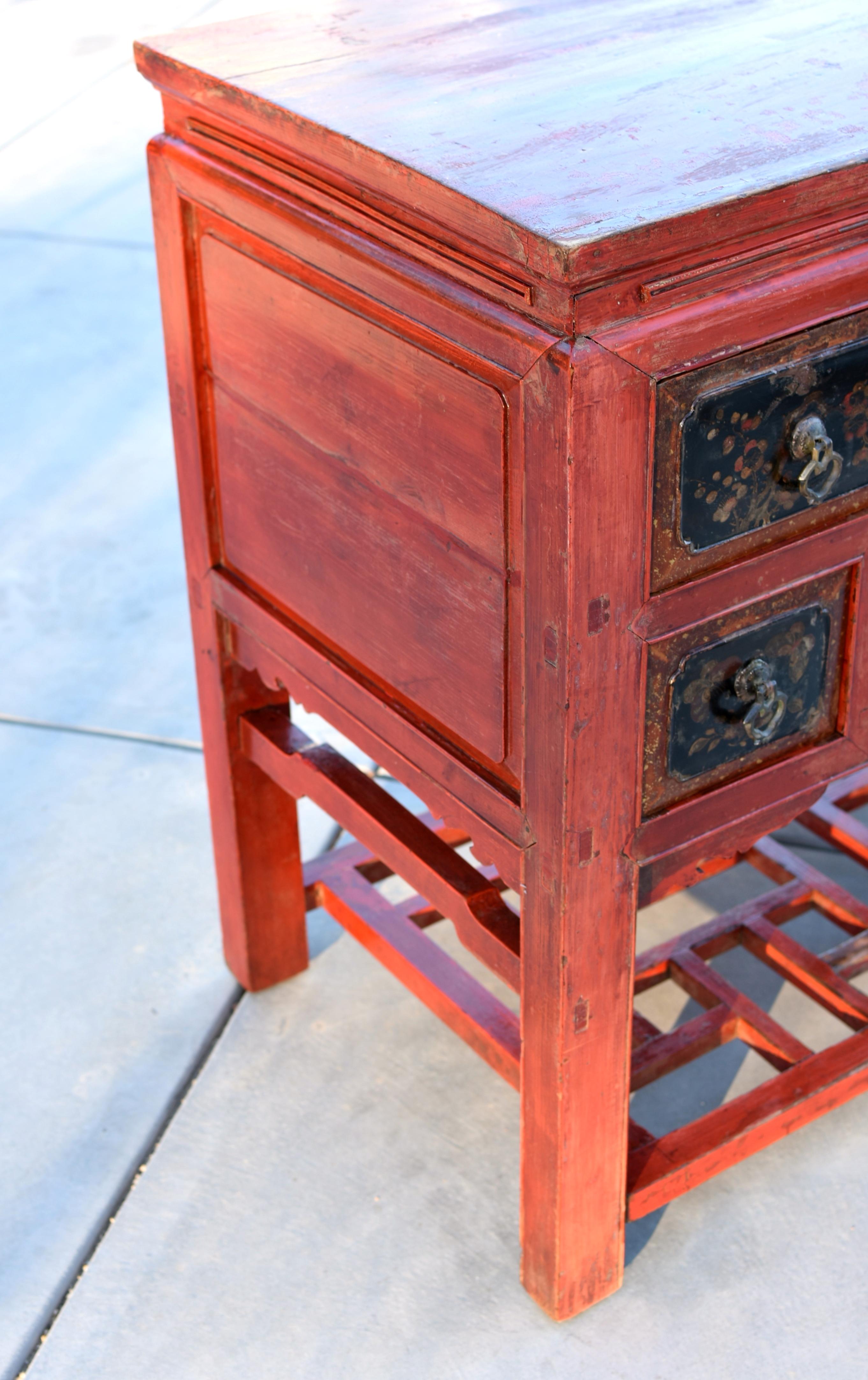 19th Century Red Lacquered Painted Table with Screen Base In Good Condition For Sale In Somis, CA