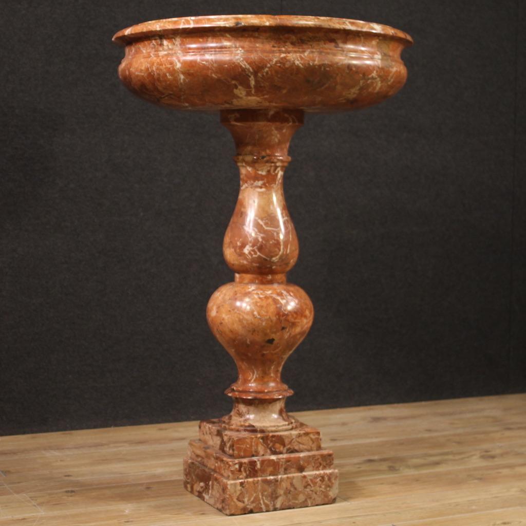 19th Century Red Marble Italian Antique Tub Holy Water Font, 1870 in vendita 6