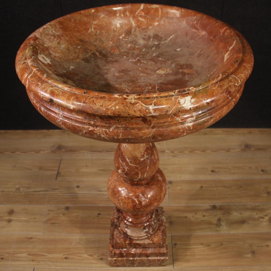 19th Century Red Marble Italian Antique Tub Holy Water Font, 1870 In Good Condition For Sale In Vicoforte, Piedmont
