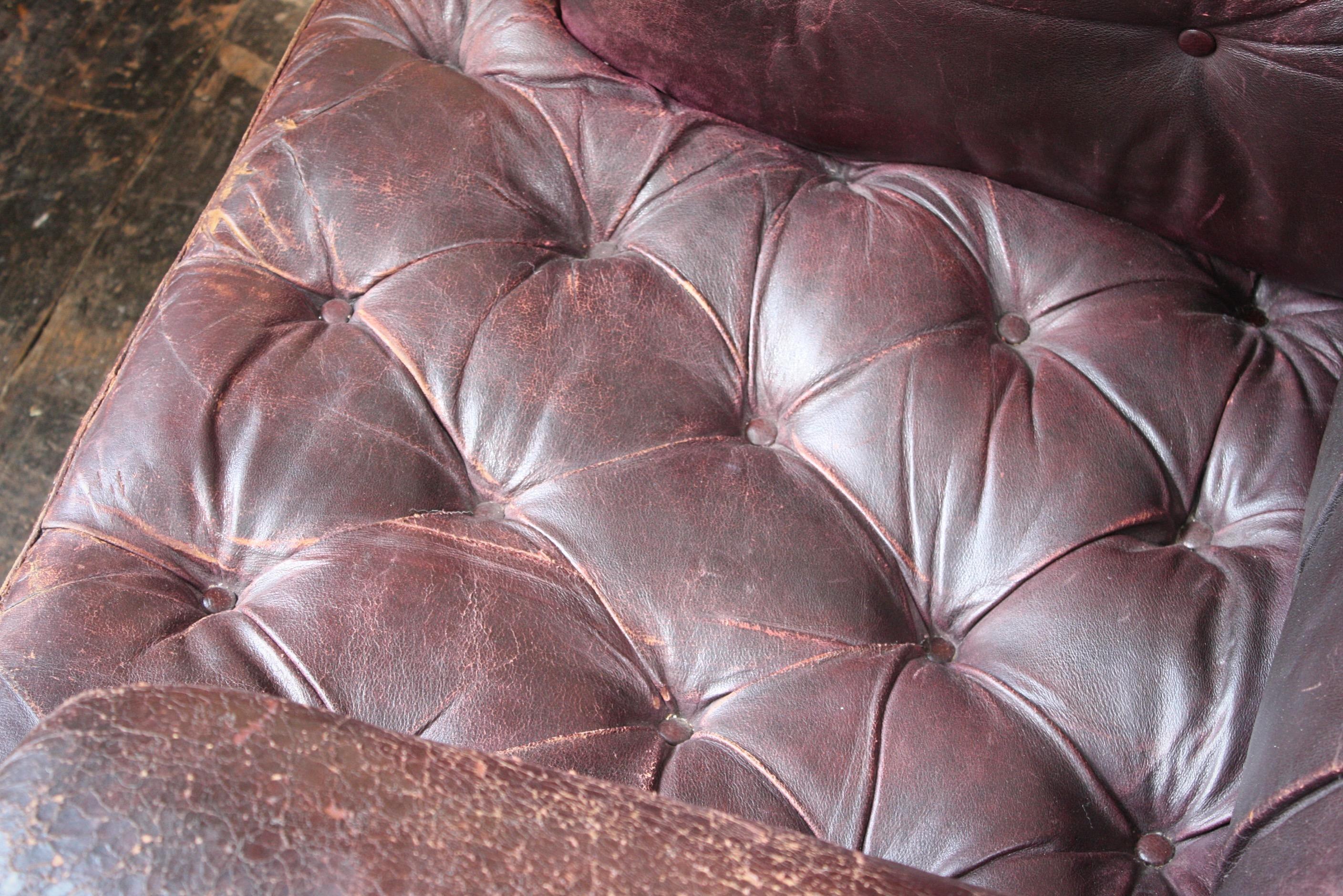 19th Century Red Maroon English Country House Leather Armchair For Sale 4