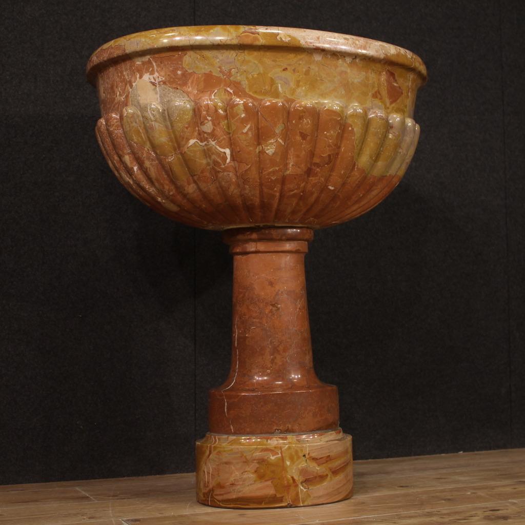 19th Century Red Verona Marble Antique Italian Holy Water Font Tub, 1880s 7