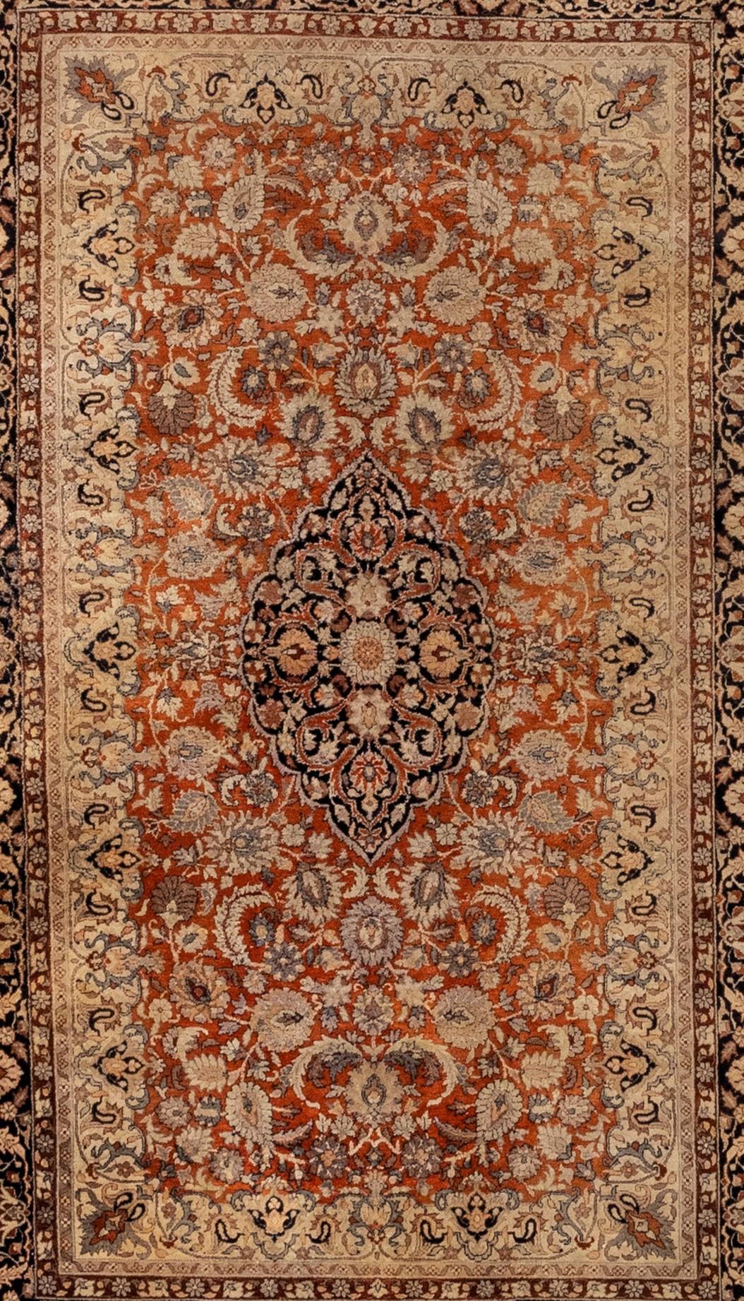 19th Century RedIvory Field w/Central Medallion Trailing Floral Vines Keshan Rug In Good Condition For Sale In Los Angeles, CA