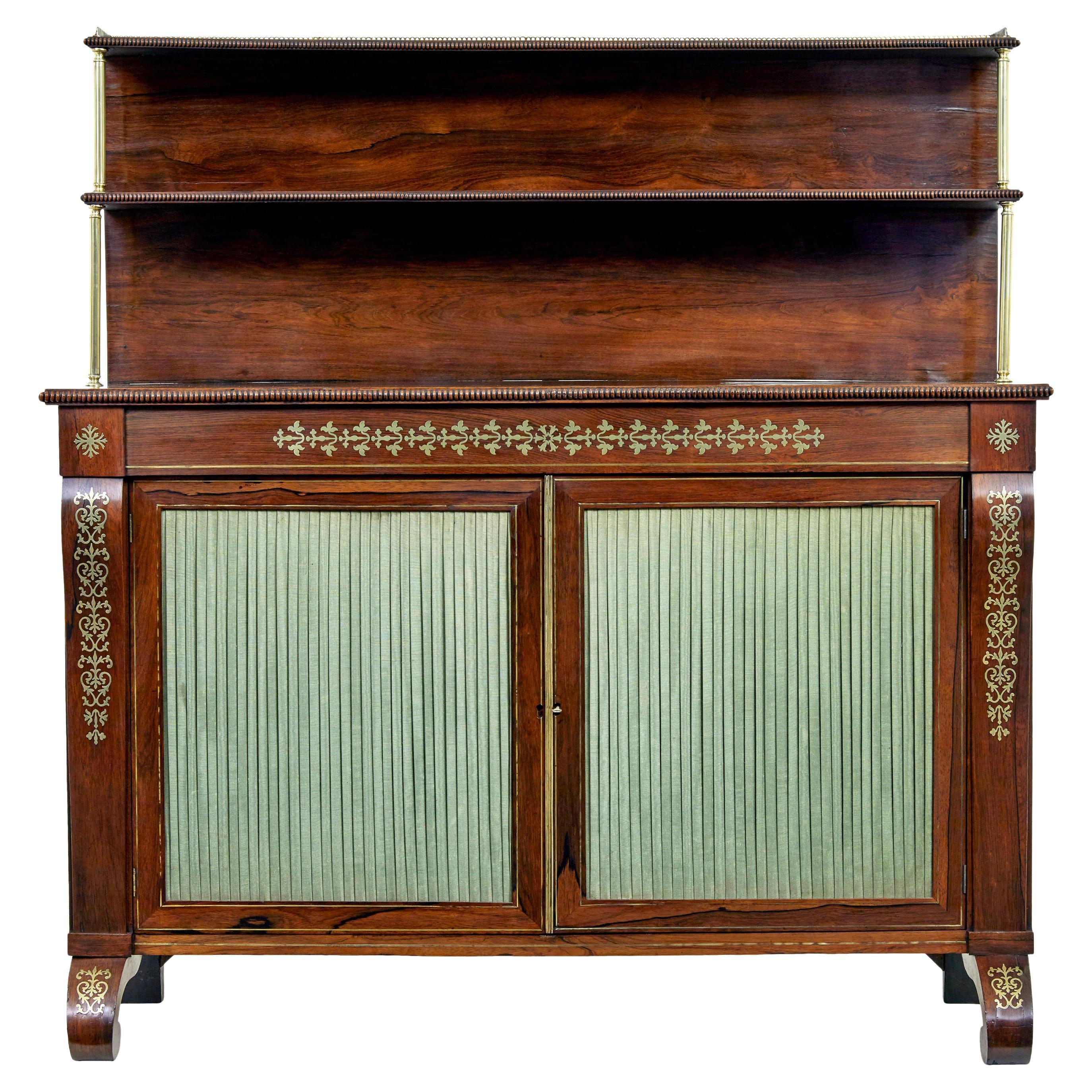 Regency-Anrichte mit Messingintarsien aus dem 19. im Angebot