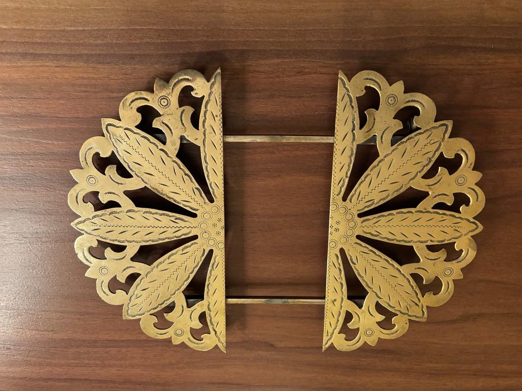 19. Jahrhundert Regency Untersetzer aus Messing mit geätzter Dekoration im Angebot 7