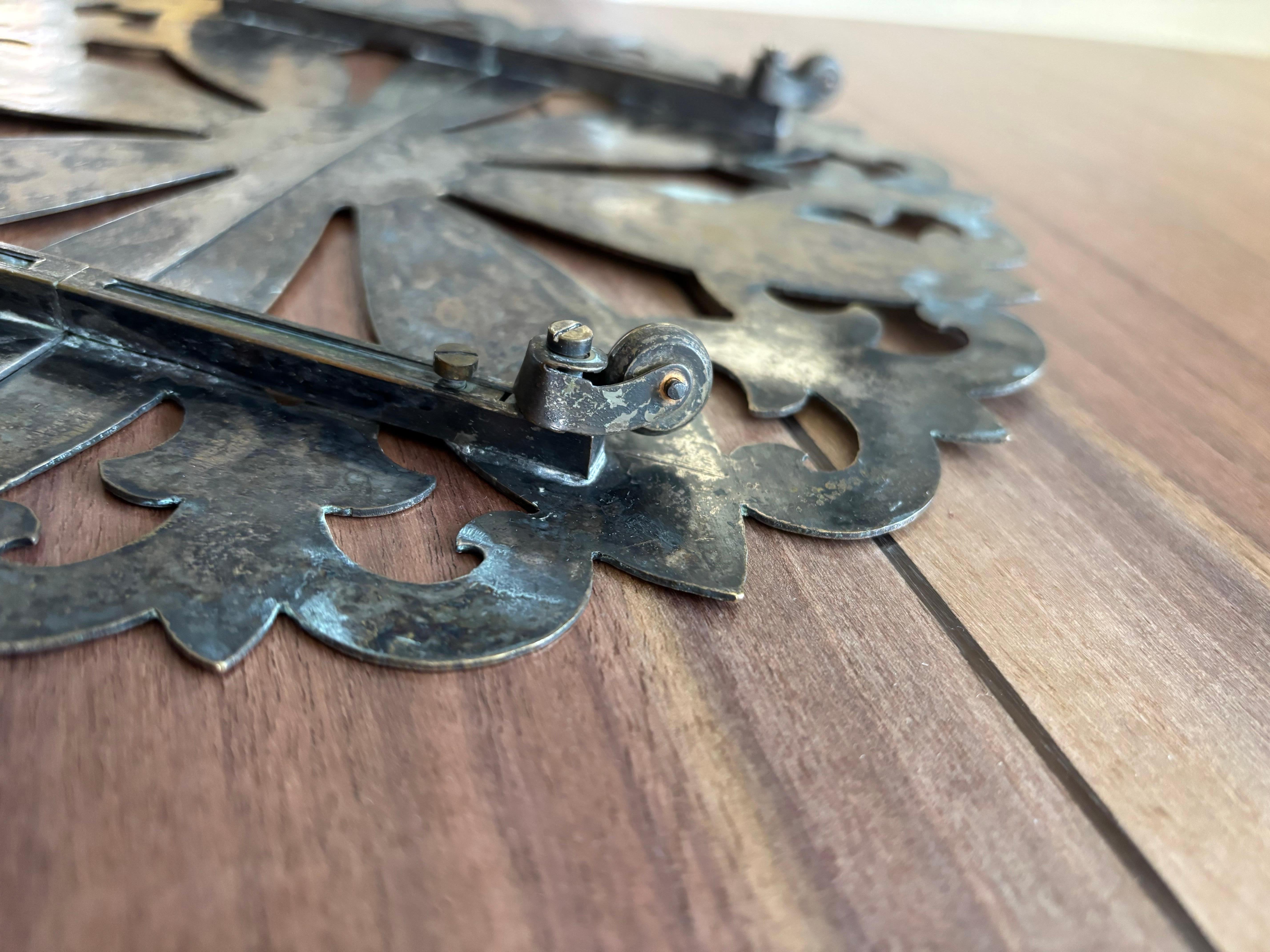 19. Jahrhundert Regency Untersetzer aus Messing mit geätzter Dekoration im Angebot 10