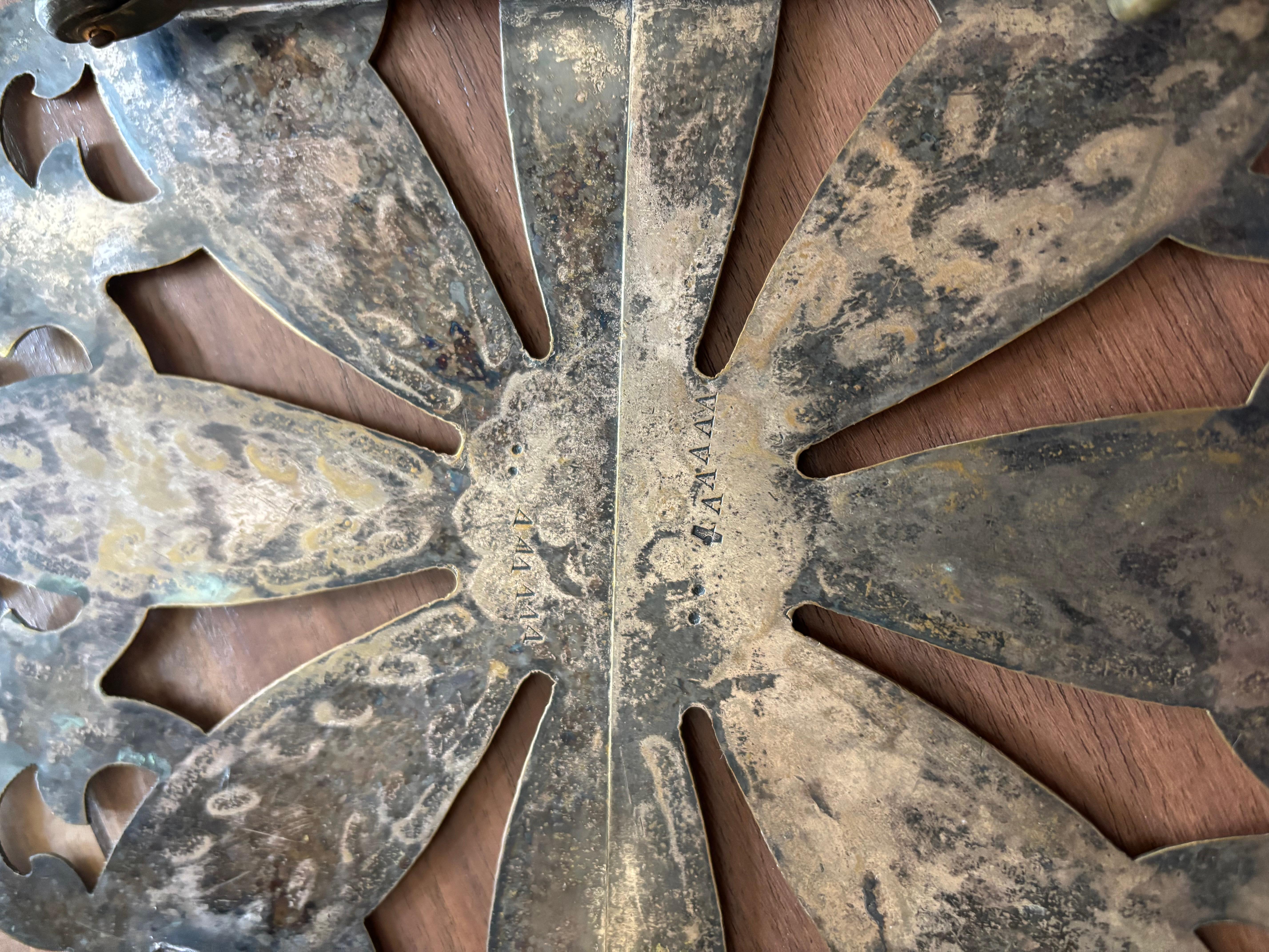 19. Jahrhundert Regency Untersetzer aus Messing mit geätzter Dekoration im Angebot 12