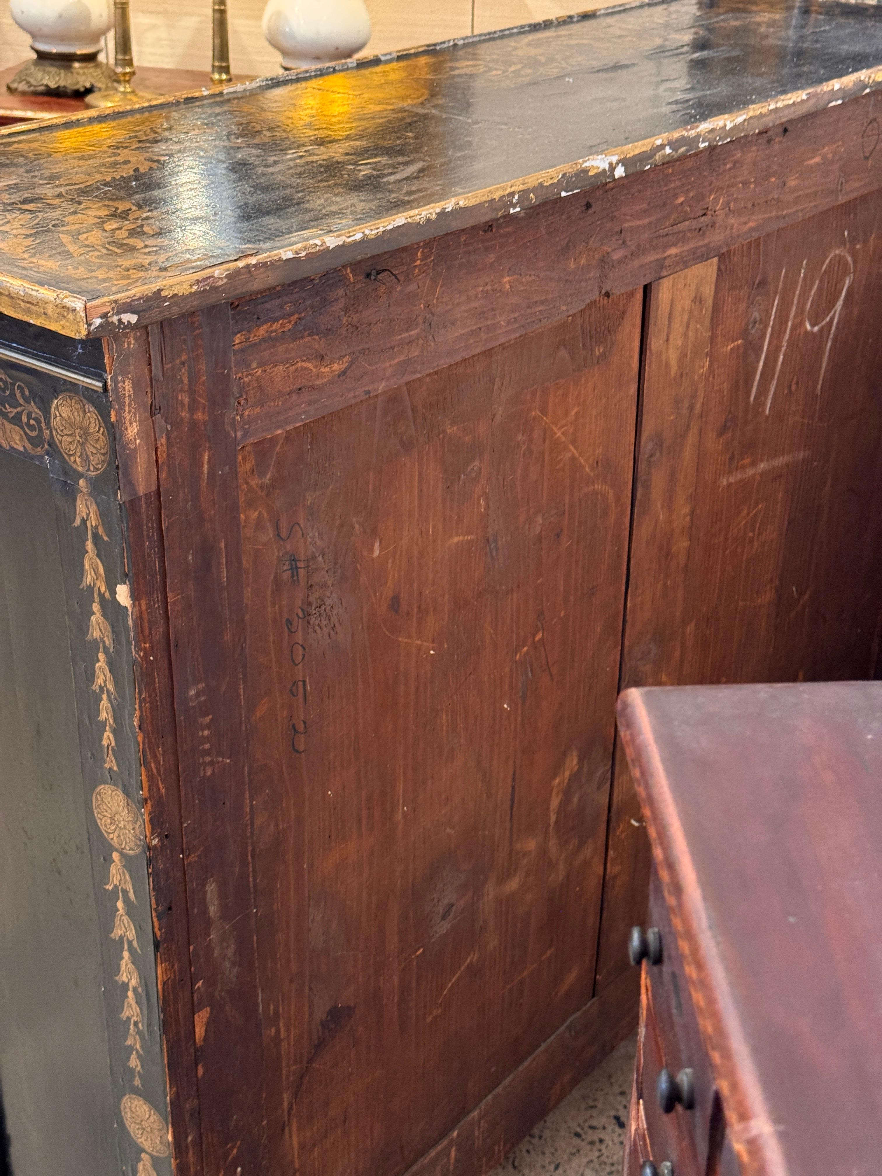 Armadio Regency del XIX secolo con piedi dorati a zampa di leone in vendita 8