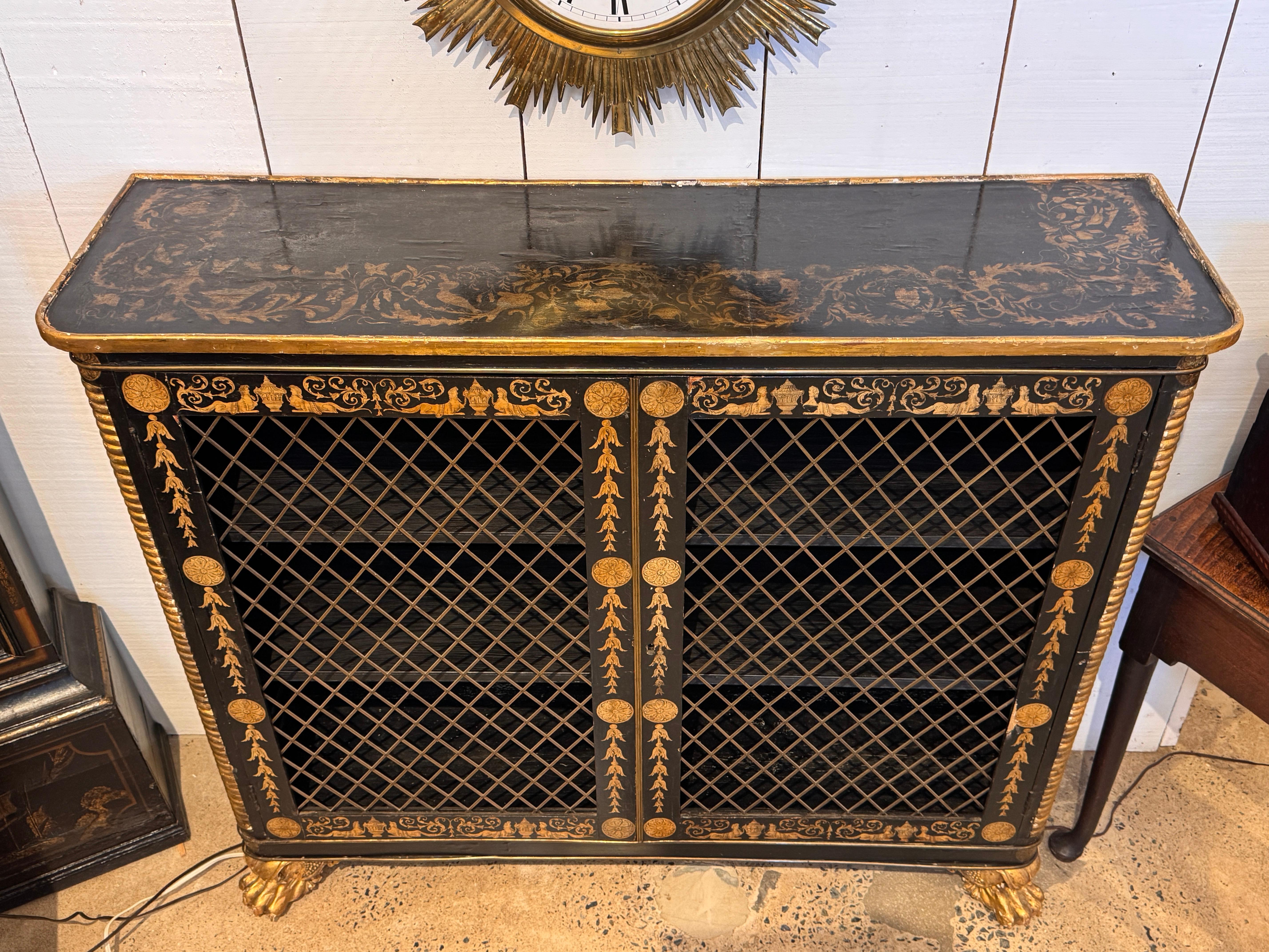 Armadio Regency del XIX secolo con piedi dorati a zampa di leone in vendita 1