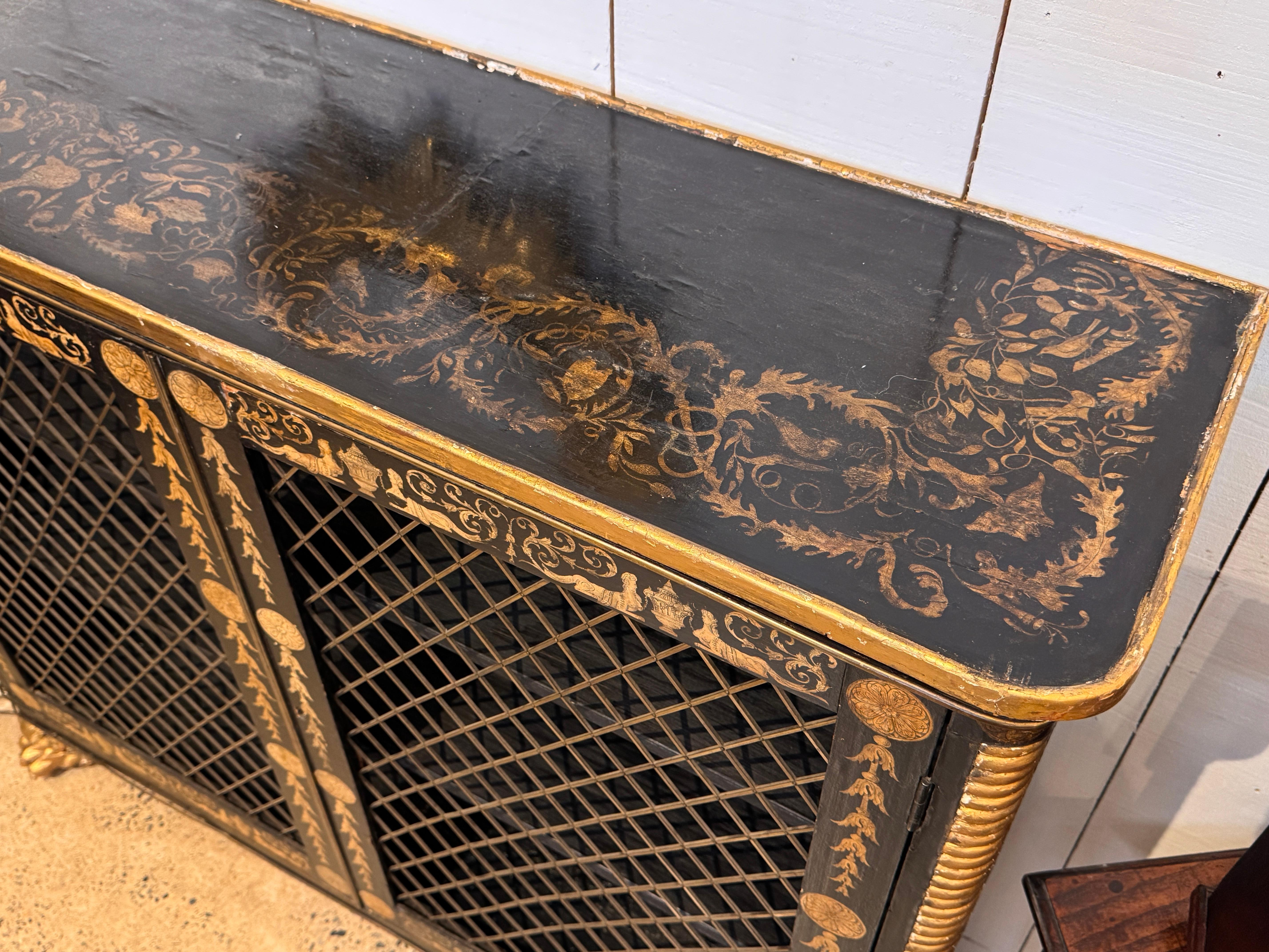 Armadio Regency del XIX secolo con piedi dorati a zampa di leone in vendita 2