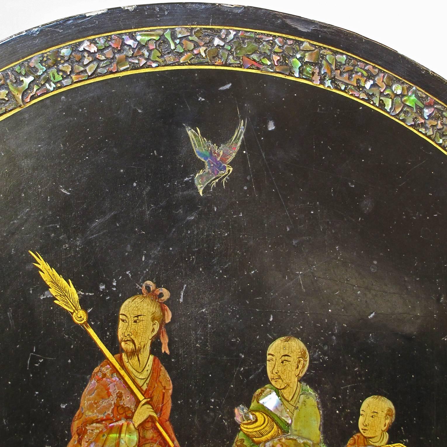 Mother-of-Pearl 19th Century Regency Chinese Export Tilt-Top Center Table in Ebonized Wood For Sale
