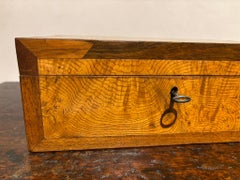Scatola Regency del XIX secolo in legno di olmo e palissandro
