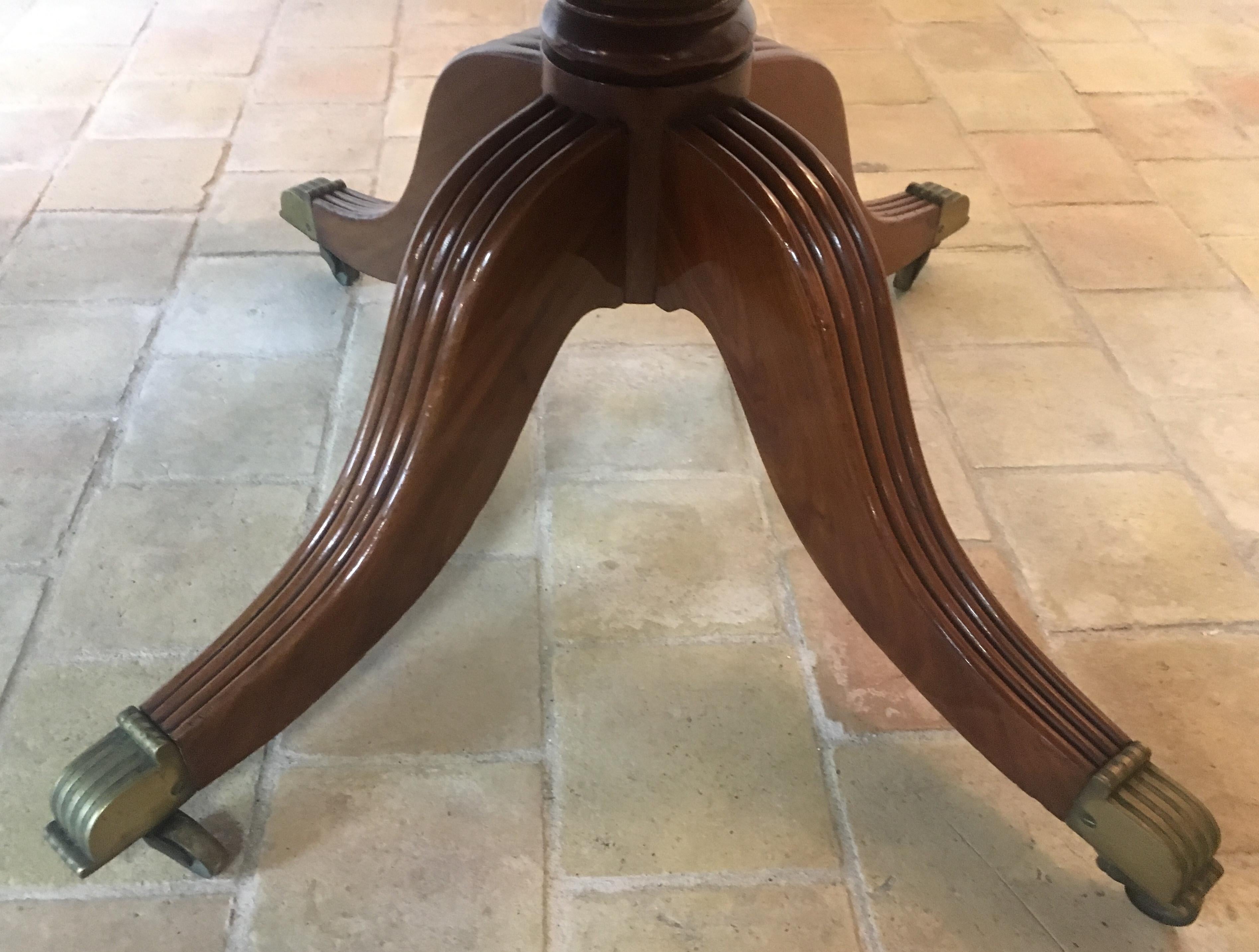 English 19th Century Regency Mahogany Twin Pedestal Extending Dining Table 8