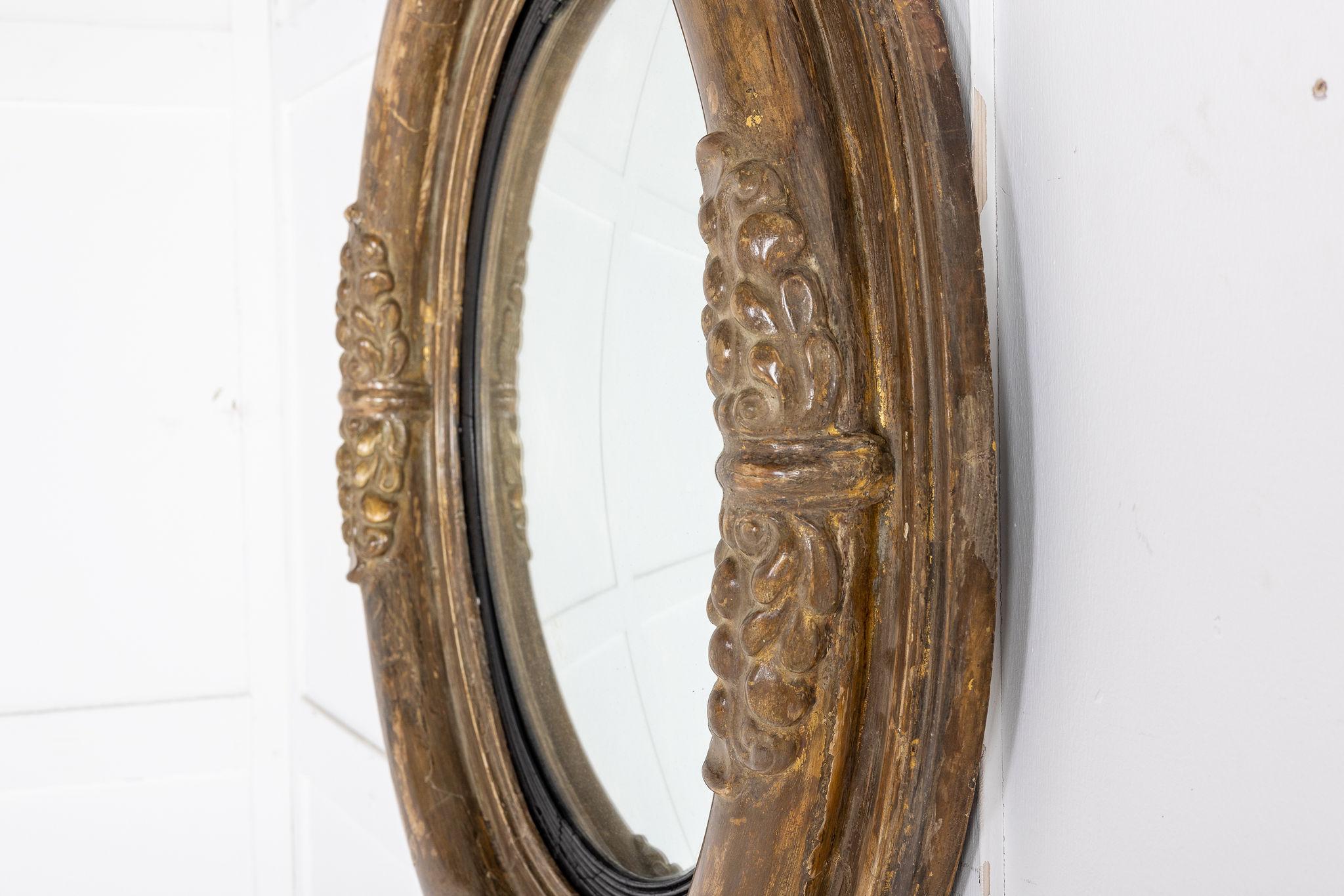 19th Century Regency Gilt Convex Mirror In Good Condition For Sale In Gloucestershire, GB