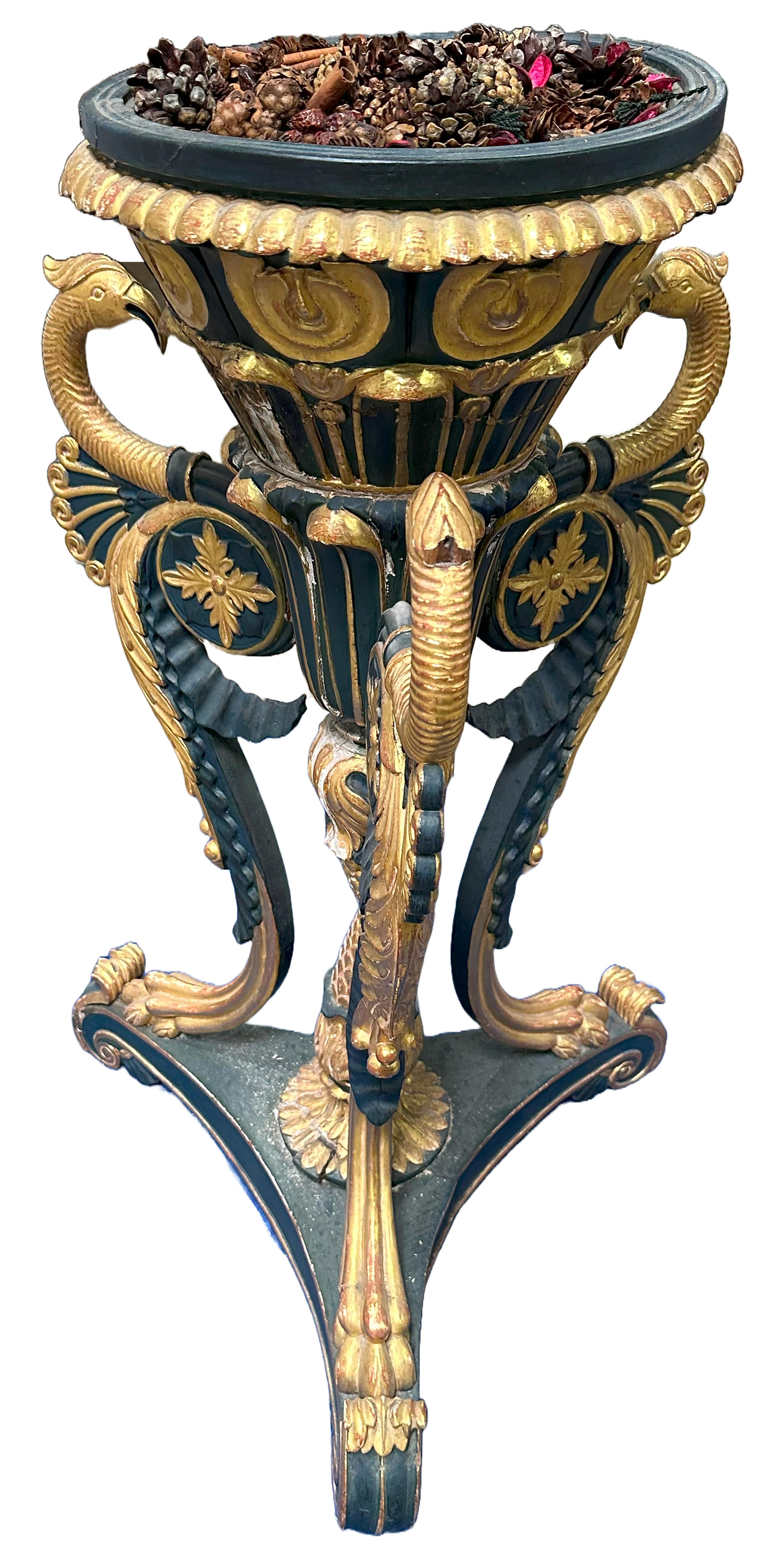 Sculpté Jardinière Regency du 19e siècle avec sculptures en bois doré en vente
