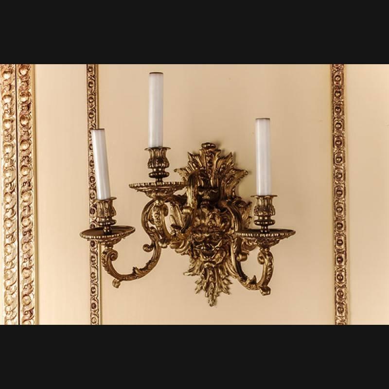 19th Century Regency Louis XV Style Bronze-Gilt Pair of Wall Lights For Sale 3