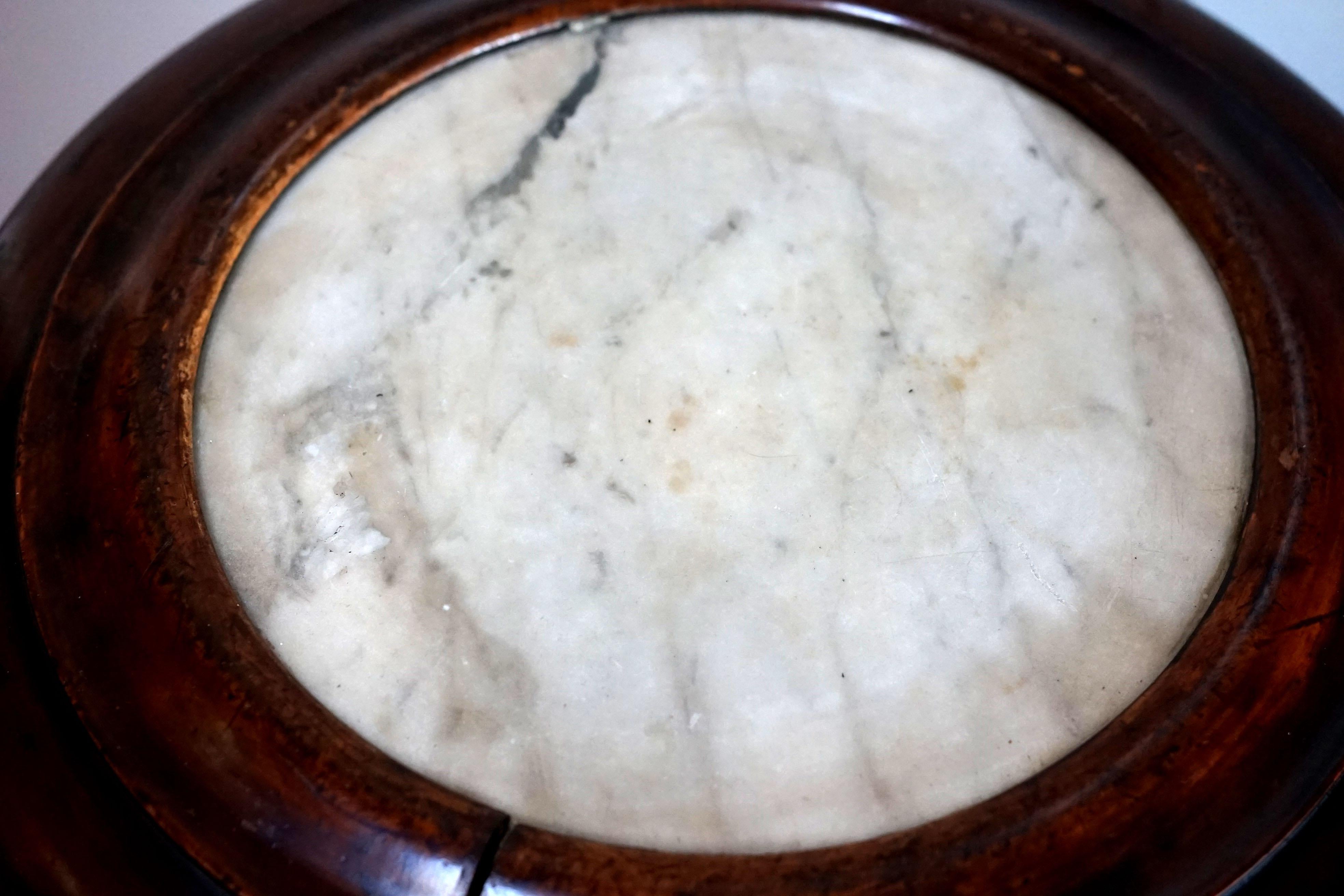 Zylinderschrank aus Mahagoni mit Marmorplatte aus dem 19. Jahrhundert im Angebot 7