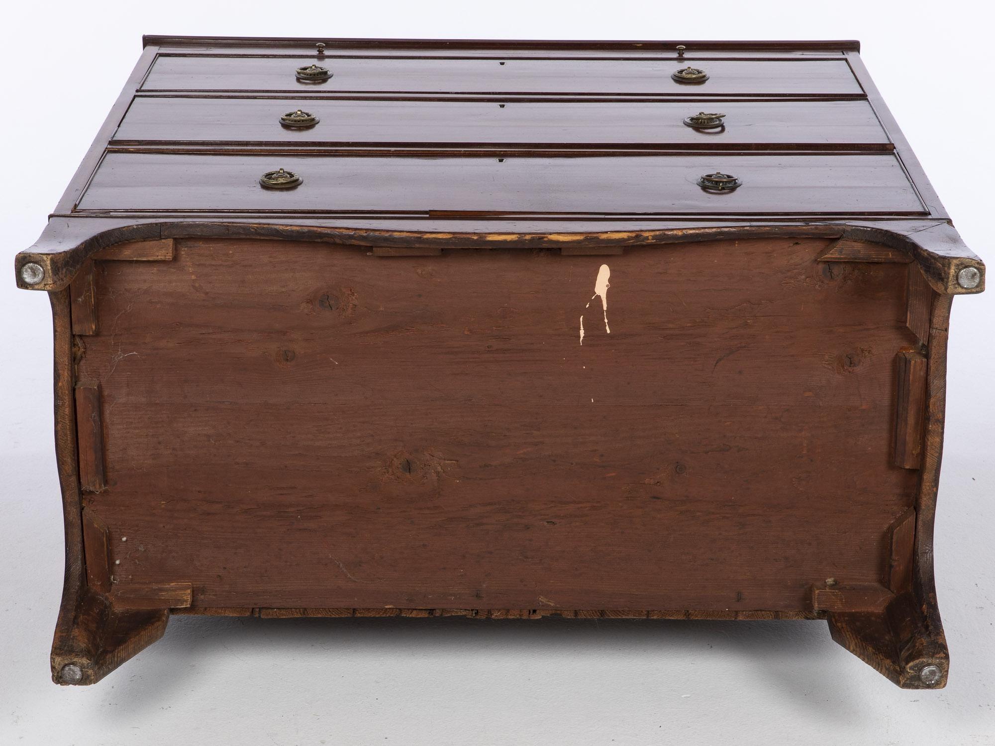 19th Century Regency Mahogany Chest of Drawers For Sale 2