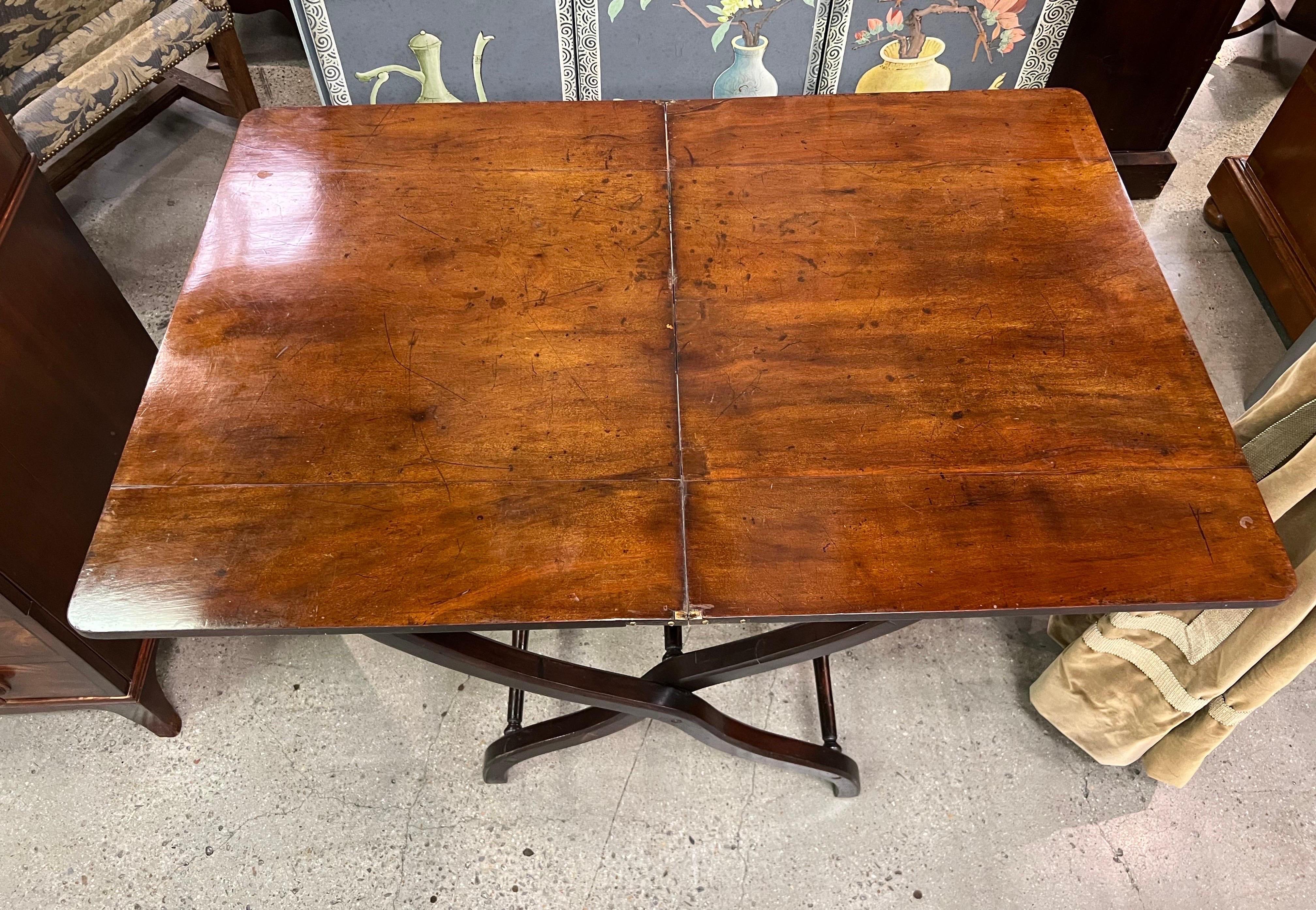 19th Century Regency Mahogany Coaching Table In Good Condition In Charleston, SC