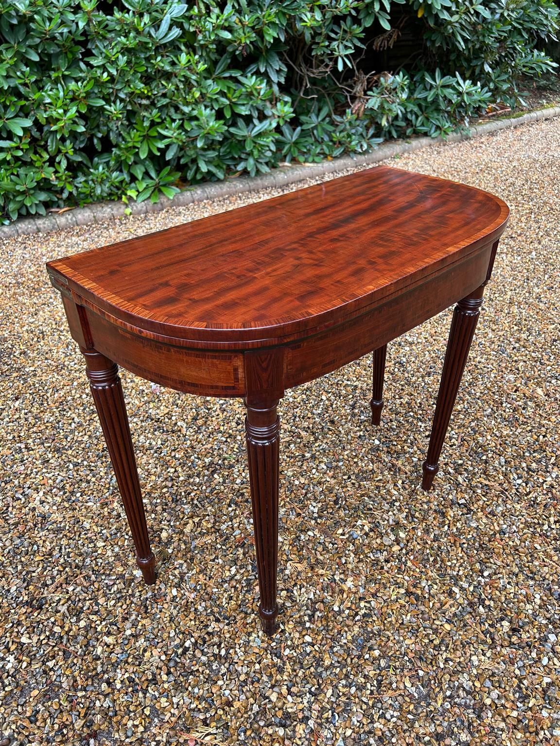 Regency Table à cartes en forme de D en acajou de style Régence du 19e siècle en vente
