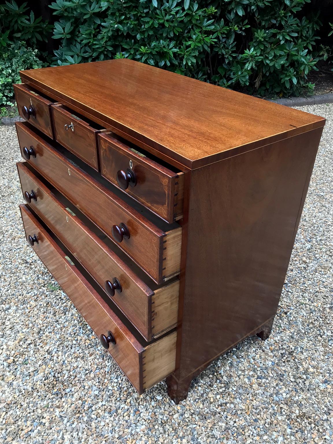 British 19th Century Regency Mahogany Inlaid Chest of Drawers For Sale