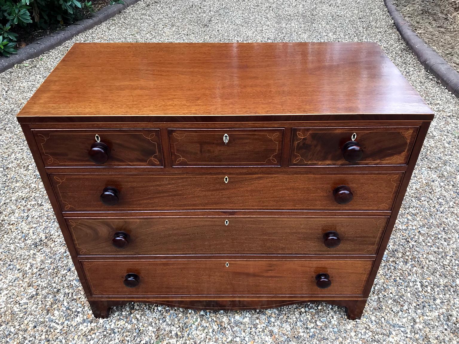 Hand-Crafted 19th Century Regency Mahogany Inlaid Chest of Drawers For Sale