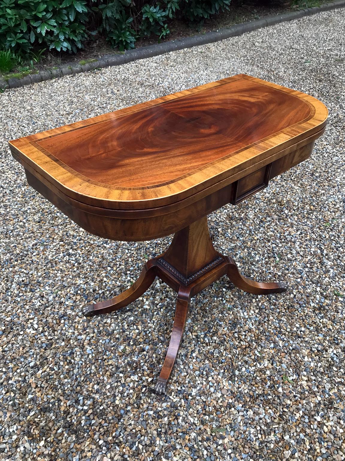 British 19th Century Regency Mahogany Inlaid Crossbanded Card Table with Splayed Legs