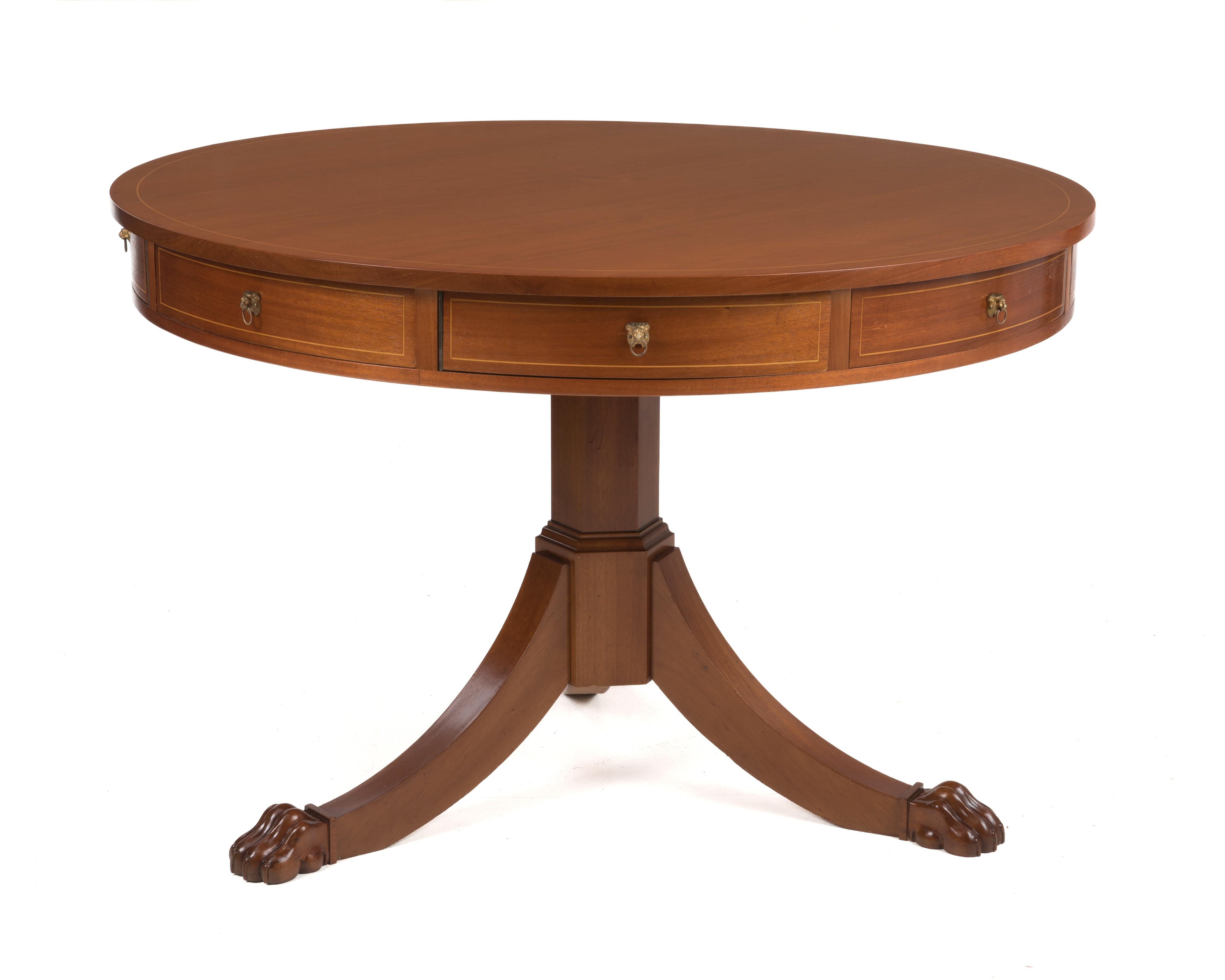 Table de location rotative en acajou de style Régence du 19e siècle Pieds de patte de style Régence Bon état - En vente à Forest Grove, PA