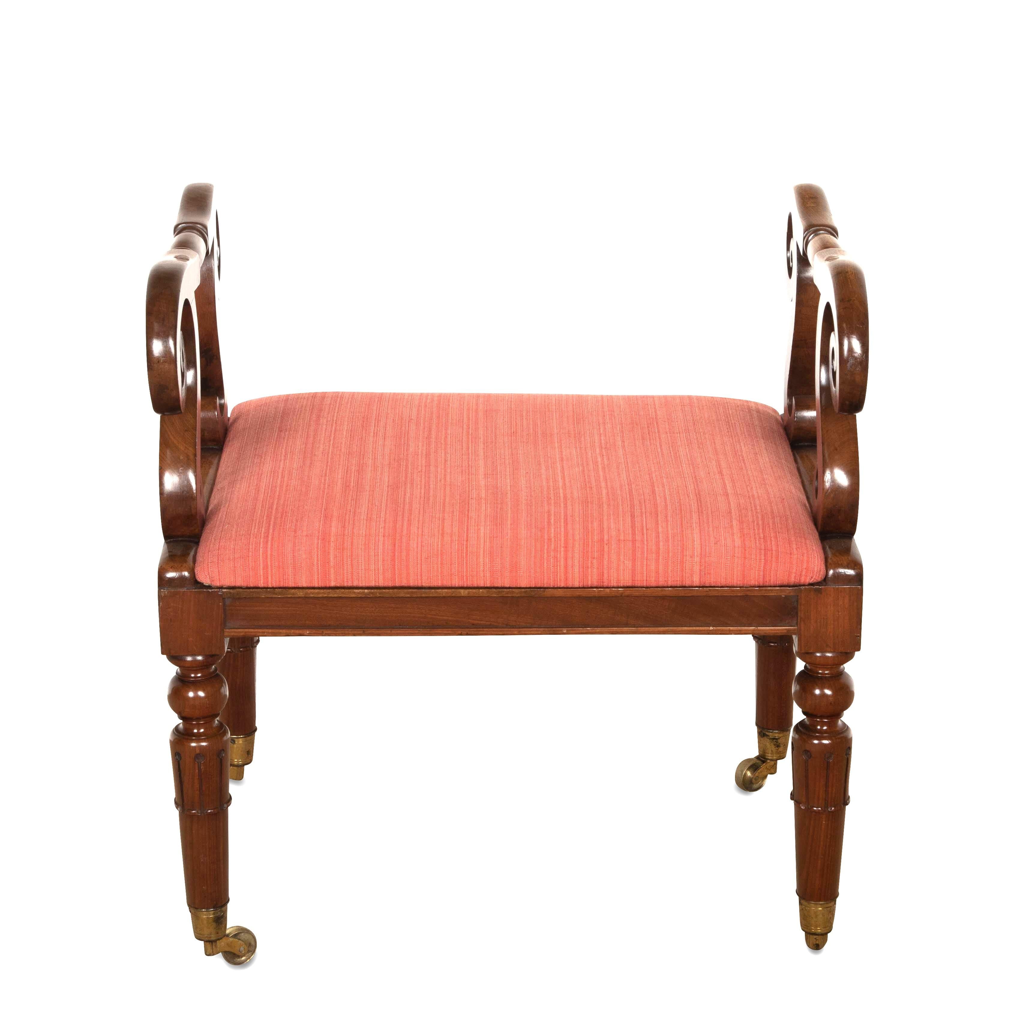 Siège/tabouret de fenêtre en acajou de style Régence du 19e siècle Excellent état - En vente à Shipston-On-Stour, GB