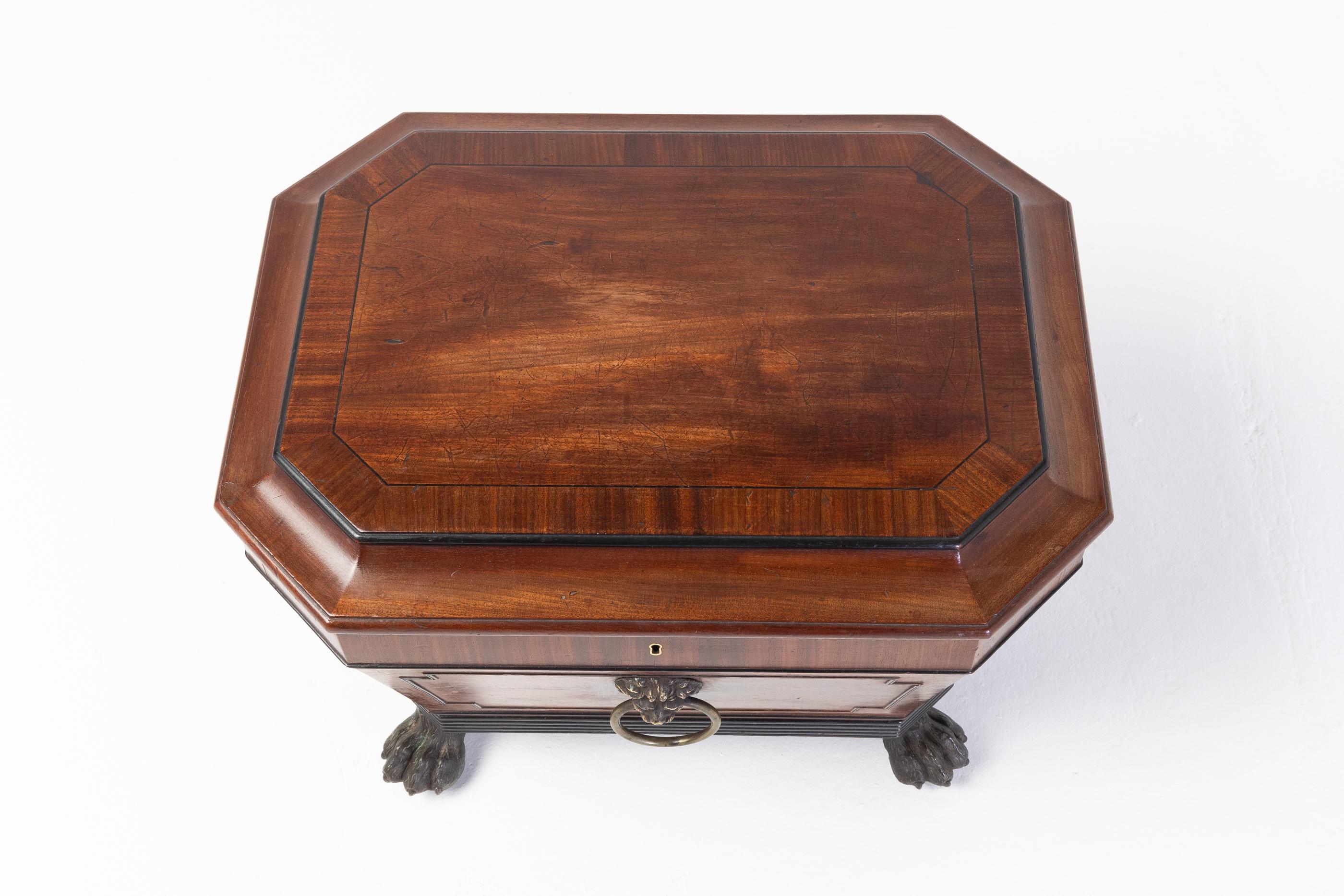 British 19th Century Regency Mahogany Wine Cooler For Sale