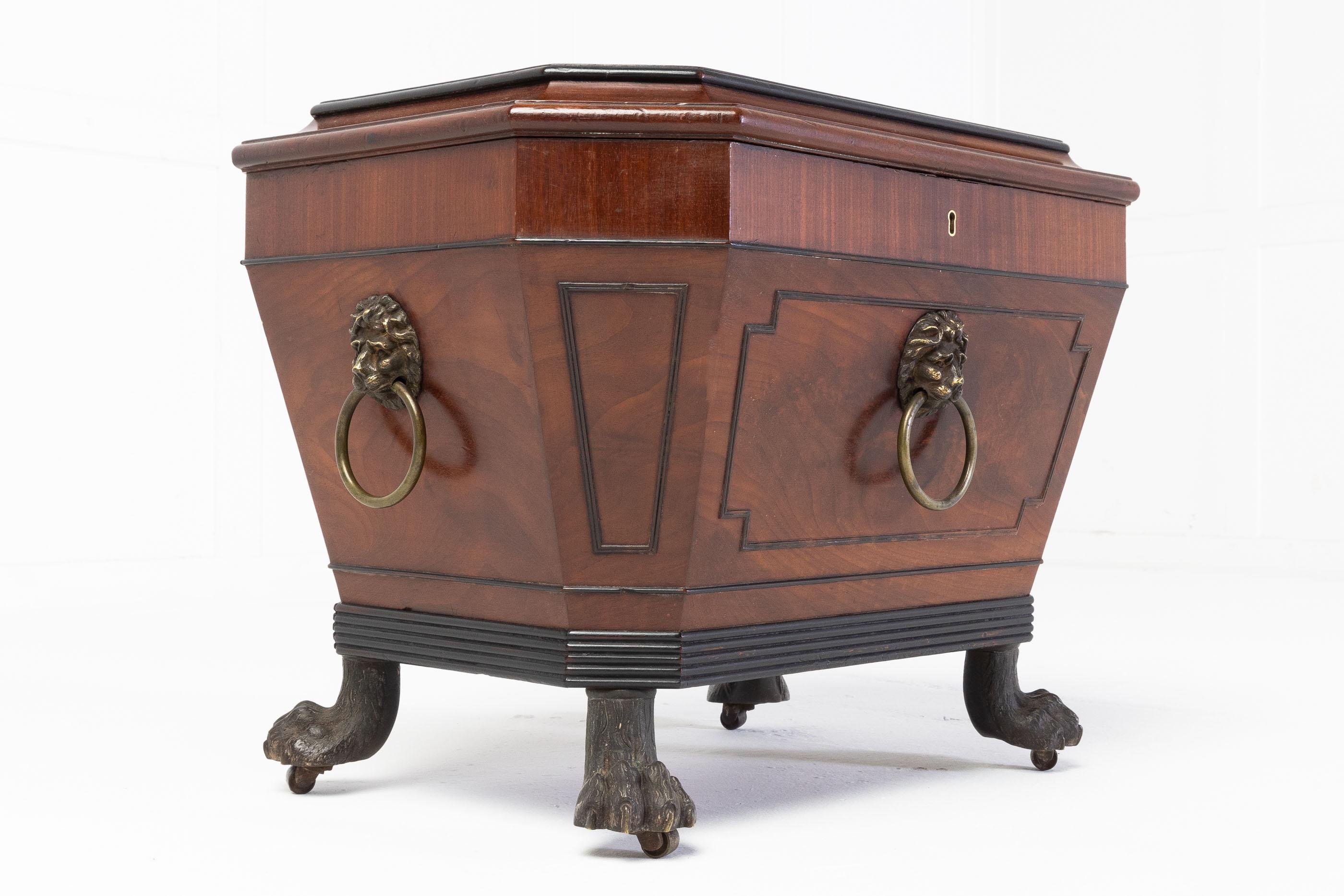 19th Century Regency Mahogany Wine Cooler In Good Condition For Sale In Gloucestershire, GB