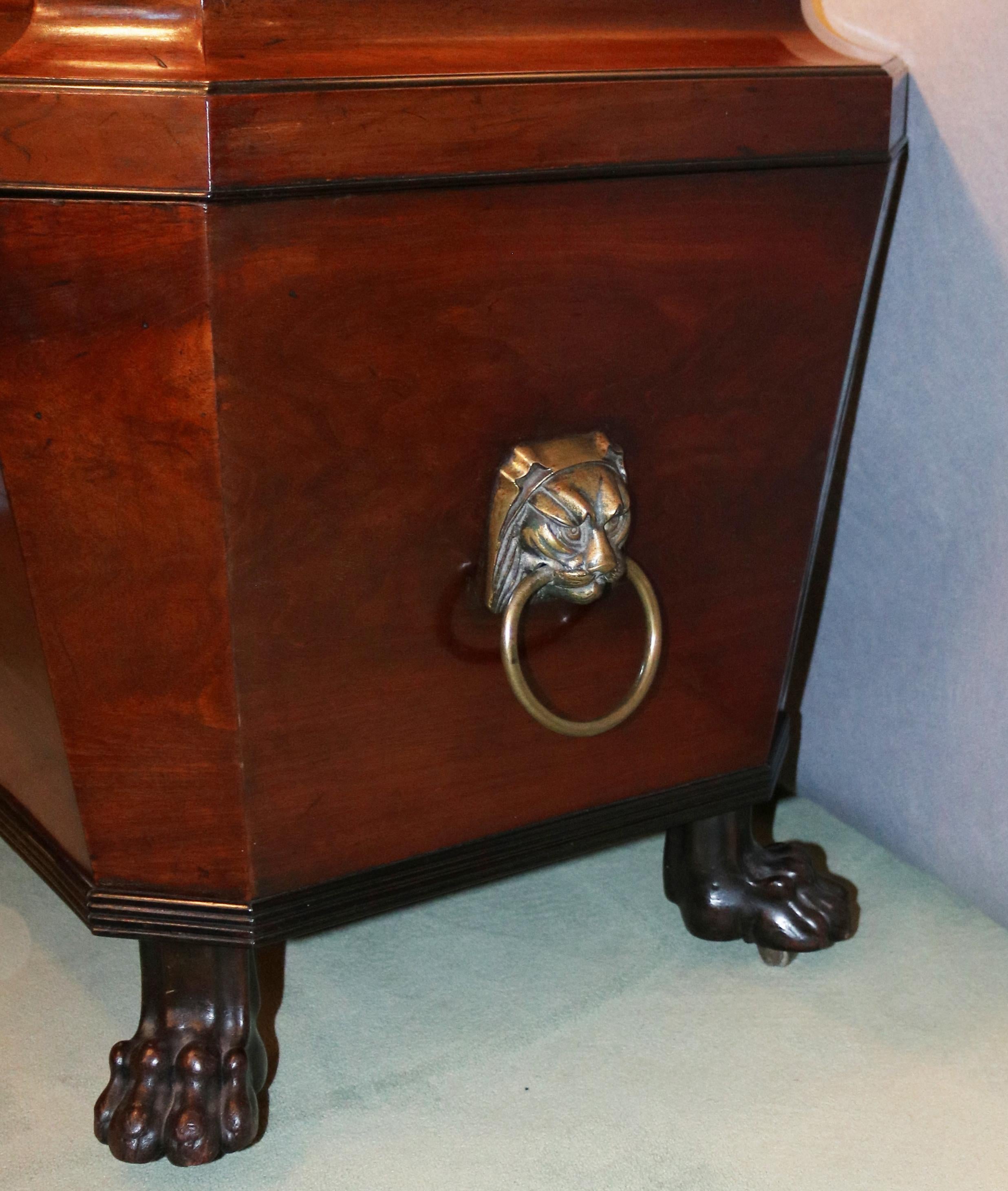Polished 19th Century Regency Mahogany Wine Cooler with Brass Lion's Head Handles For Sale