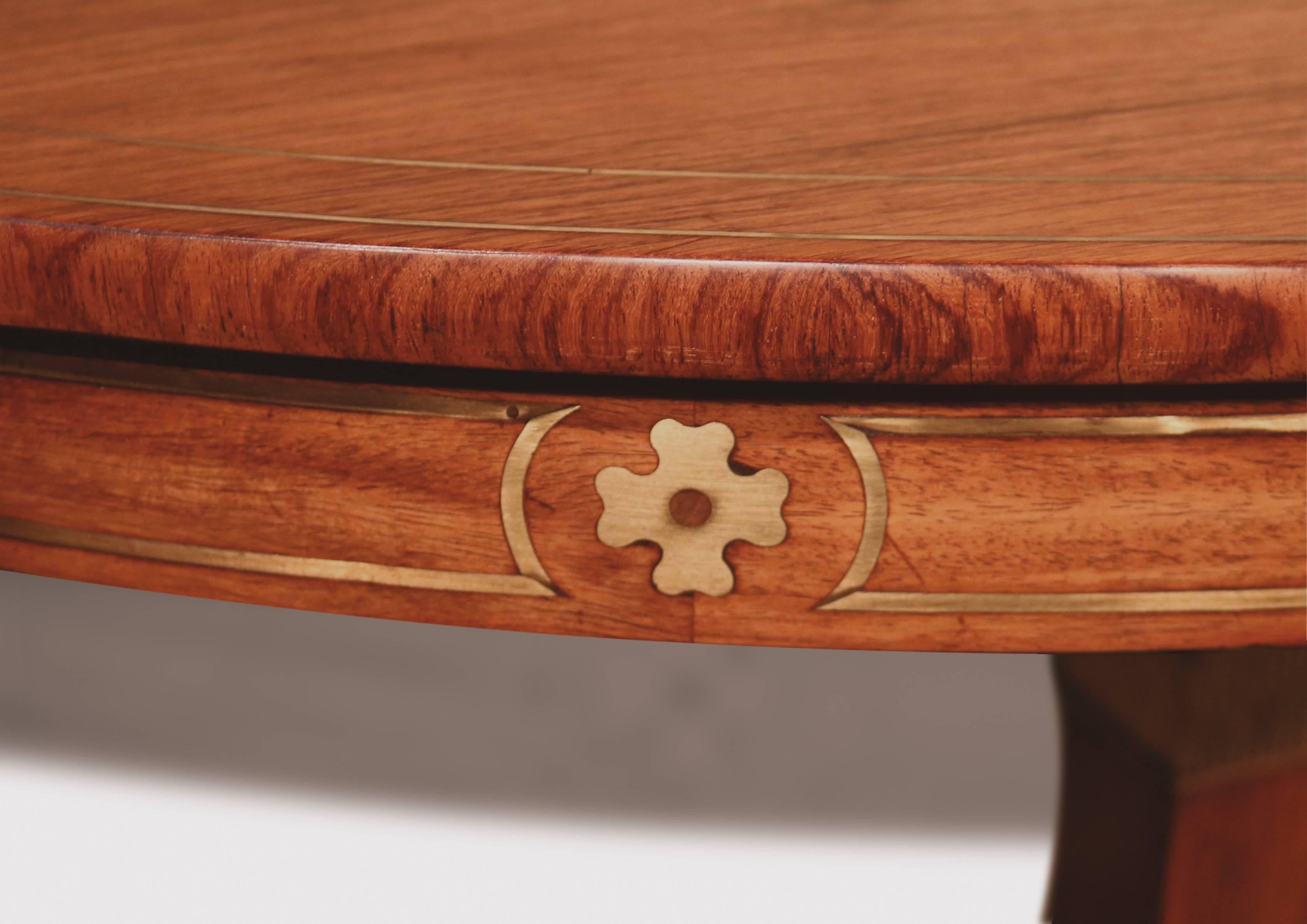 Regency Tavolo da colazione ovale in Wood Wood della Reggenza del 19° secolo in vendita