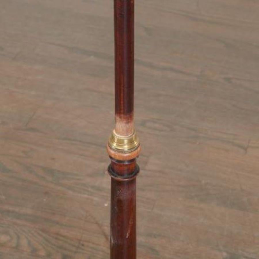Bemalte Stangen-Feuerschirme im Regency-Stil des 19. Jahrhunderts, ein Paar, Kollektion Betty Seeler (Holz) im Angebot