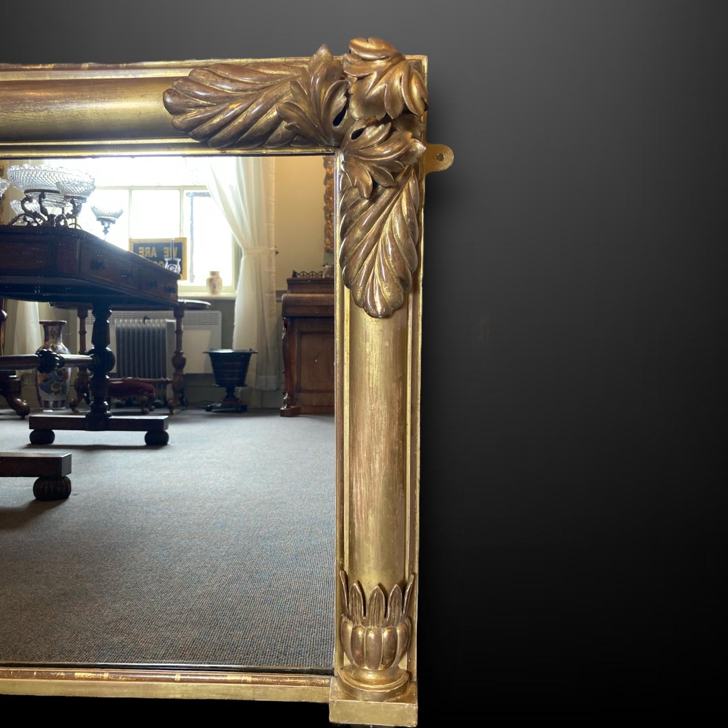Bois doré Miroir à trumeau en bois doré de la période Régence du 19e siècle en vente