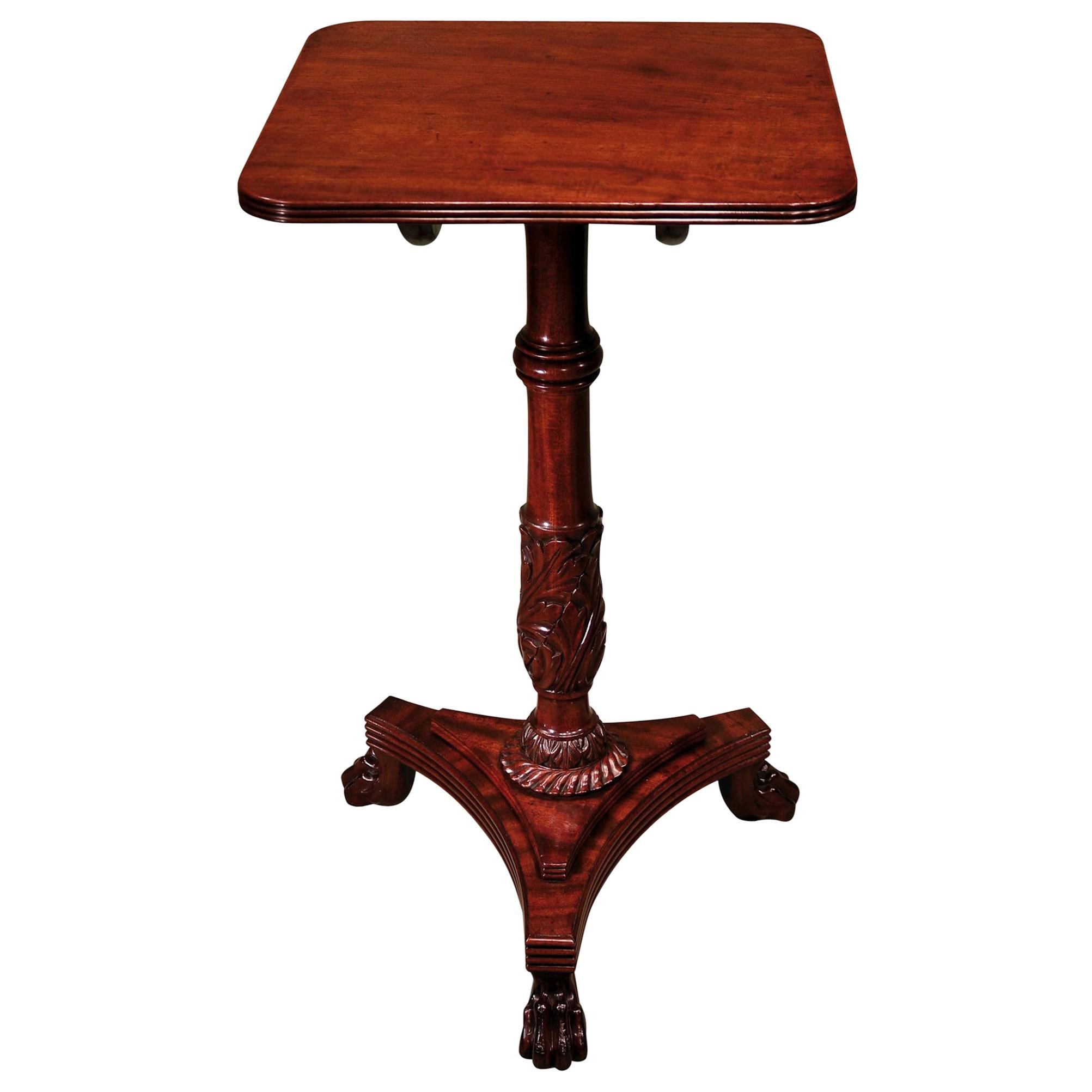 Table d'appoint en acajou de la période Régence du 19ème siècle en vente
