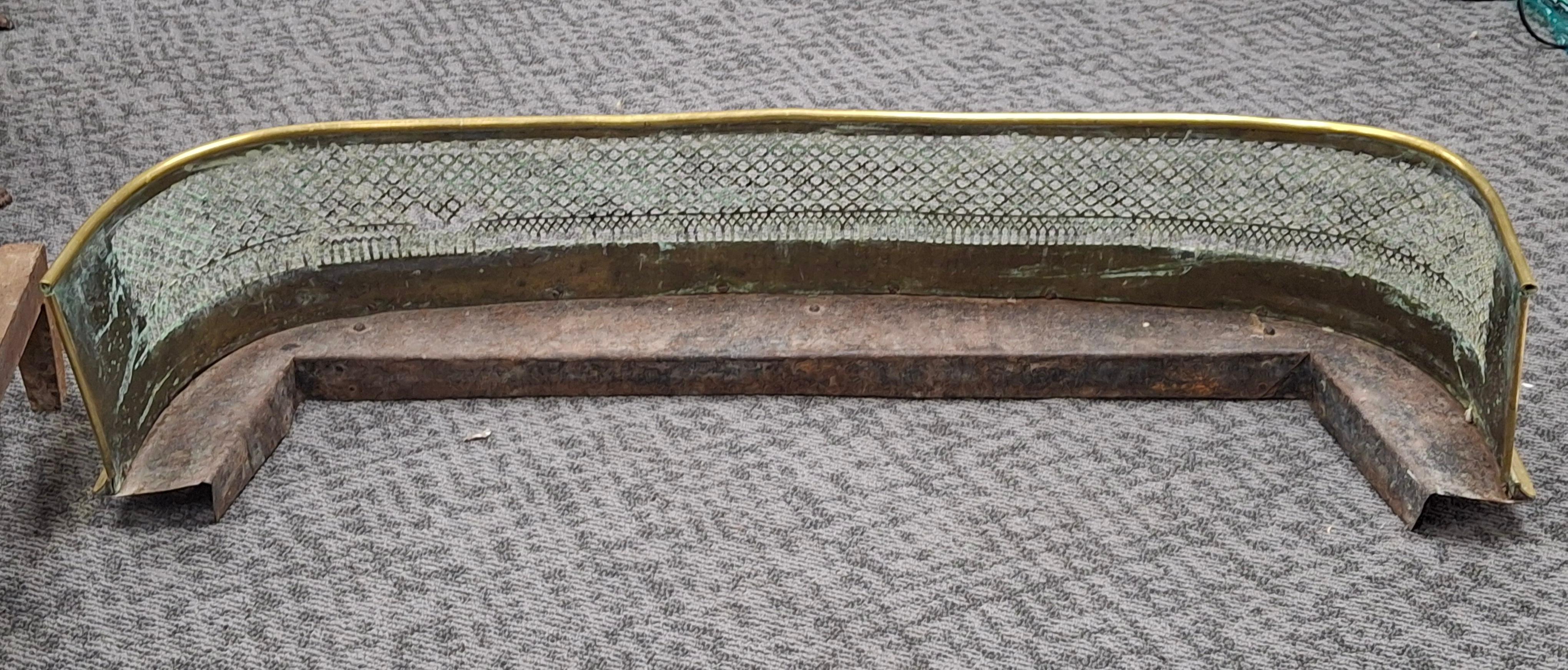 19th Century Regency Pierced Brass and Iron  Fireplace Fender For Sale 3